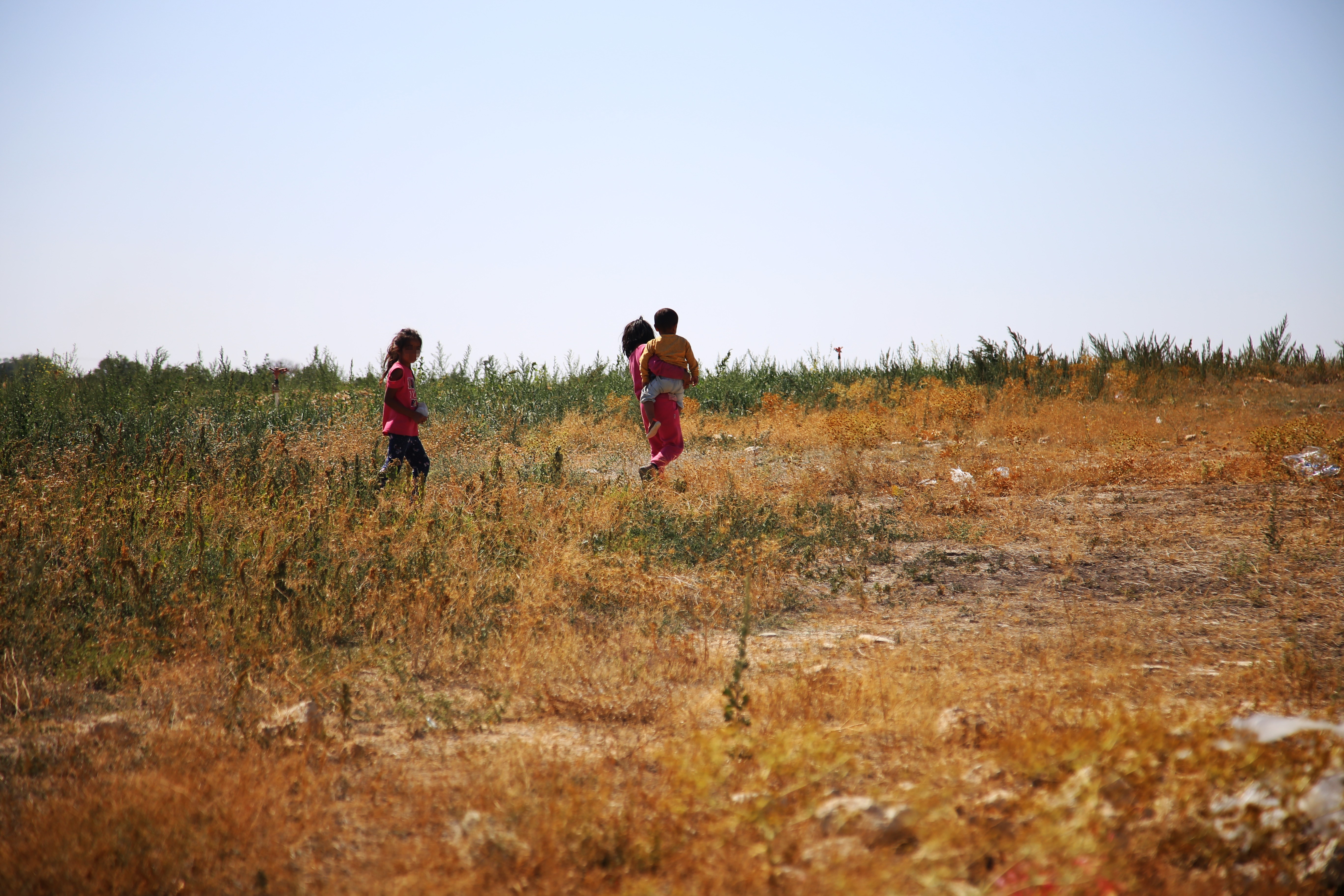 Child workers working in the fields cannot access remote education