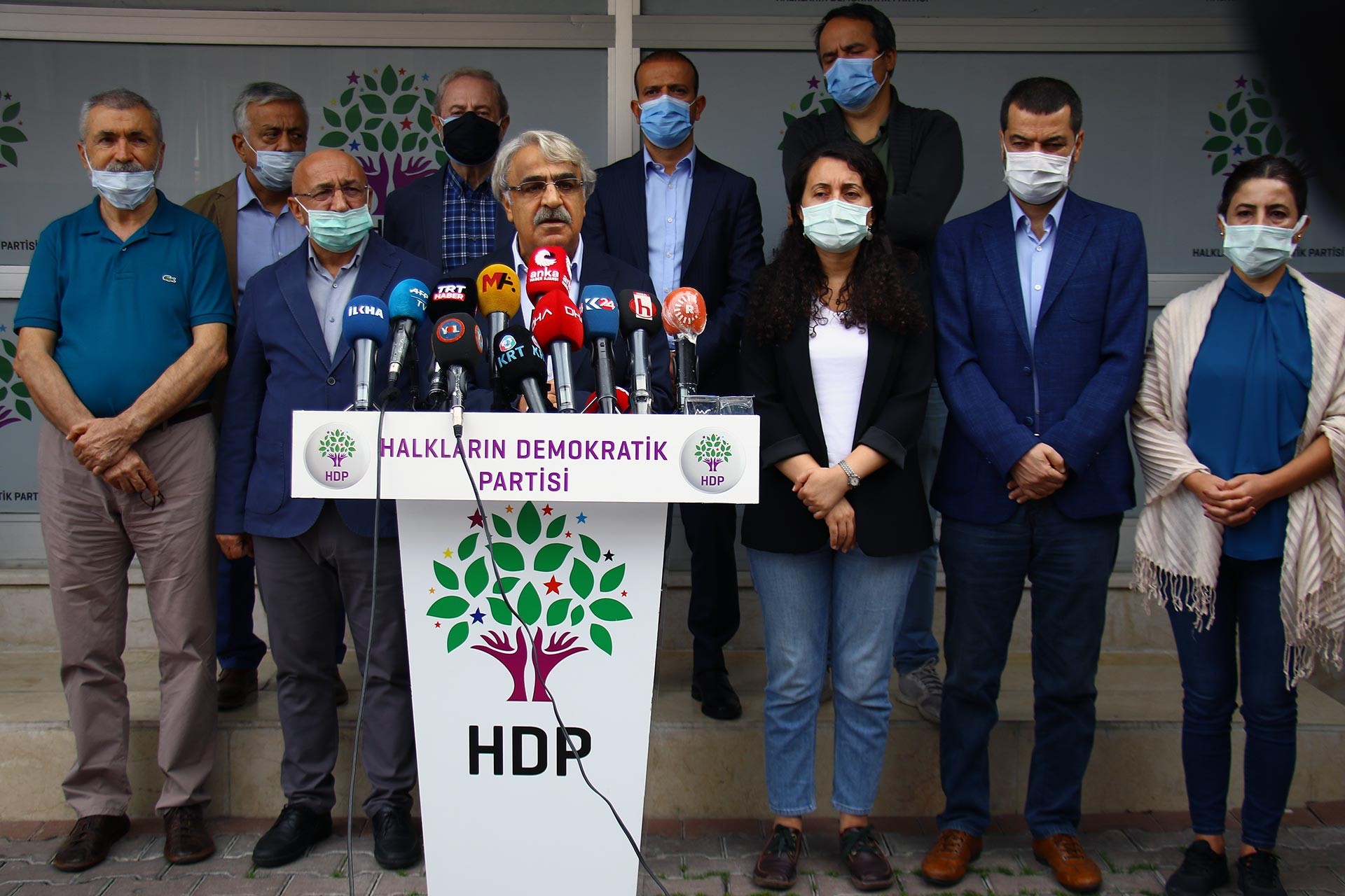 HDP Eş Genel Başkanı Sancar’dan operasyon tepkisi: Kaybettikçe saldırıyorlar