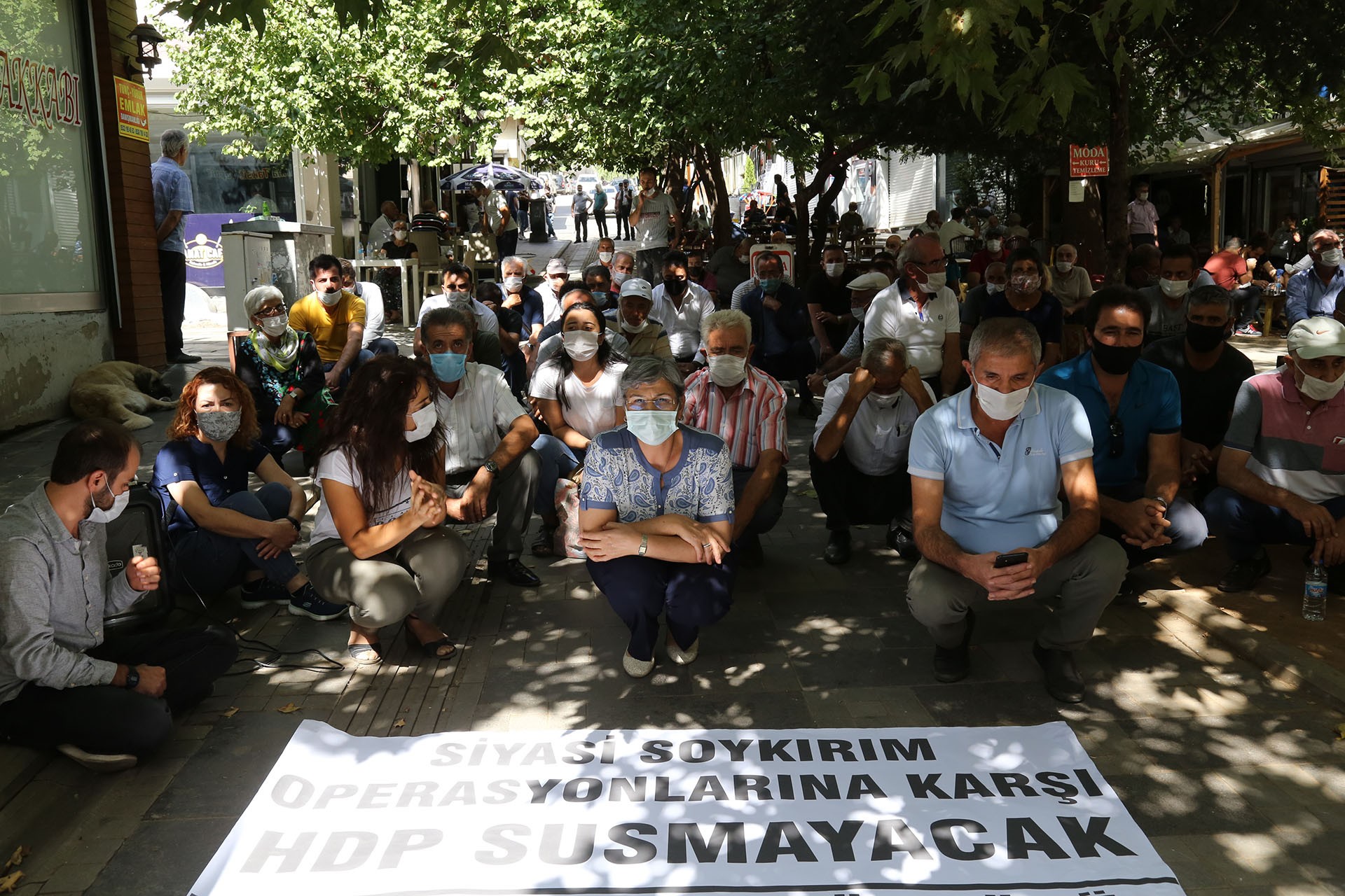 "HDP’ye darbe, gündemi değil rejimi değiştirmek içindir"