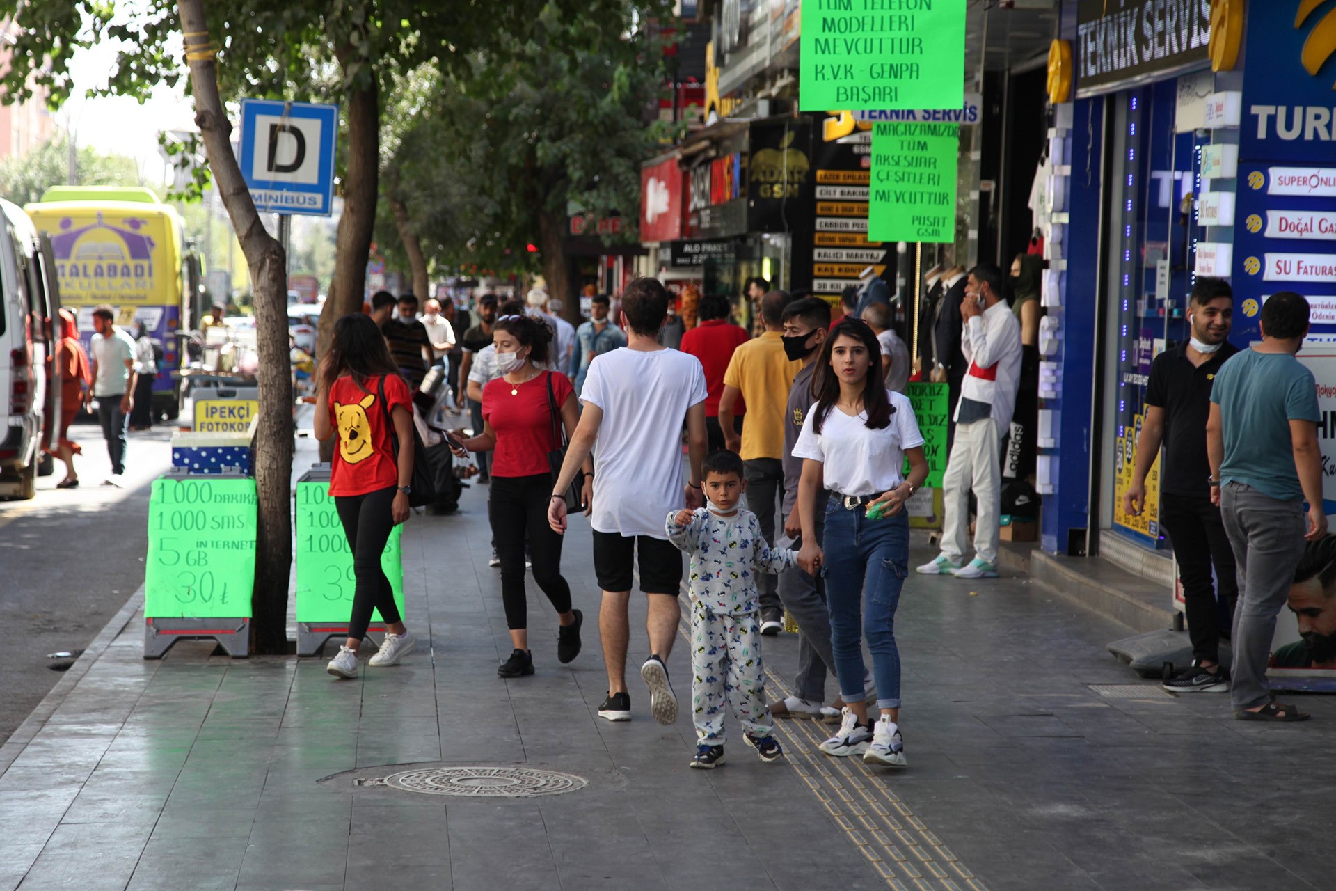 Gençleri mutsuzluğa ve umutsuzluğa sürükleyen sistemin kendisi