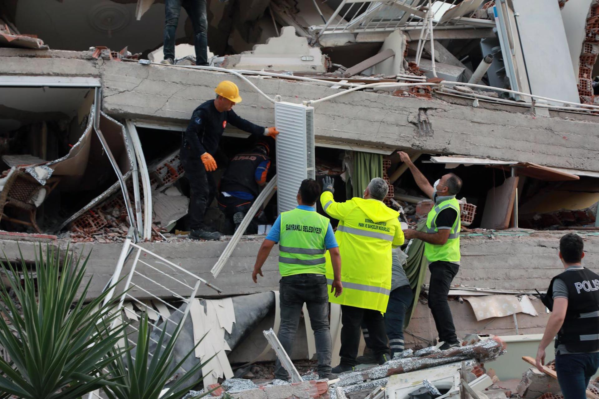 Bayraklı Belediyesi bünyesinde kriz merkezi kuruldu