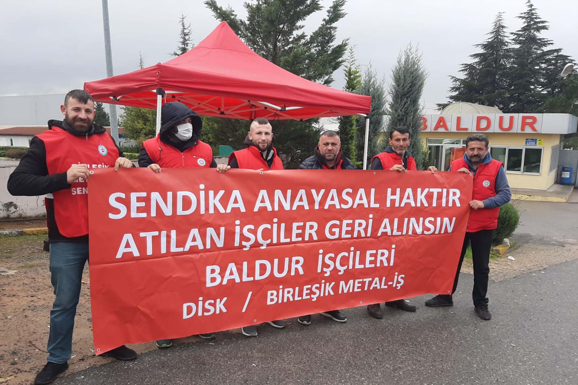 Baldur Süspansiyon'da işten atılan işçiler direniş çadırı kurdu