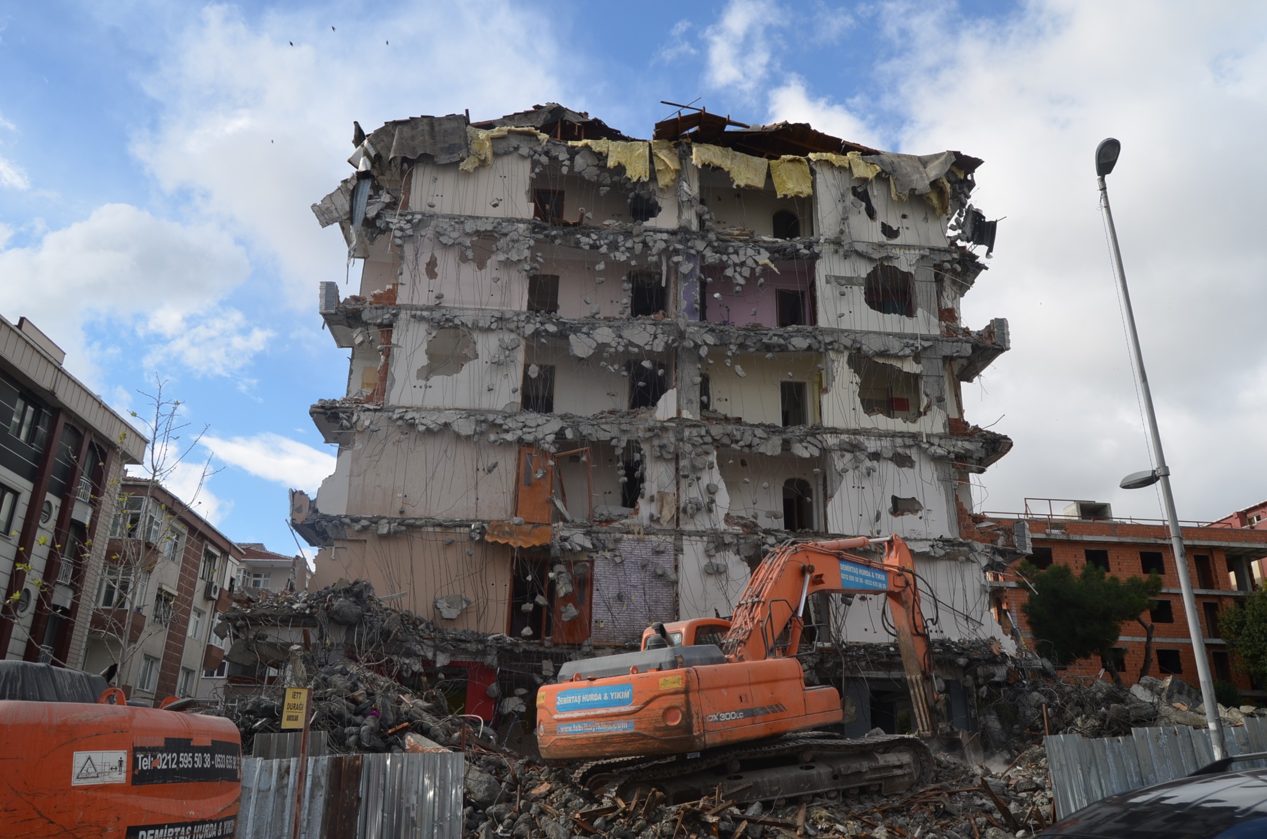 AKP'nin İzmir'deki depremzede esnafa müjdesi, borç vermek oldu