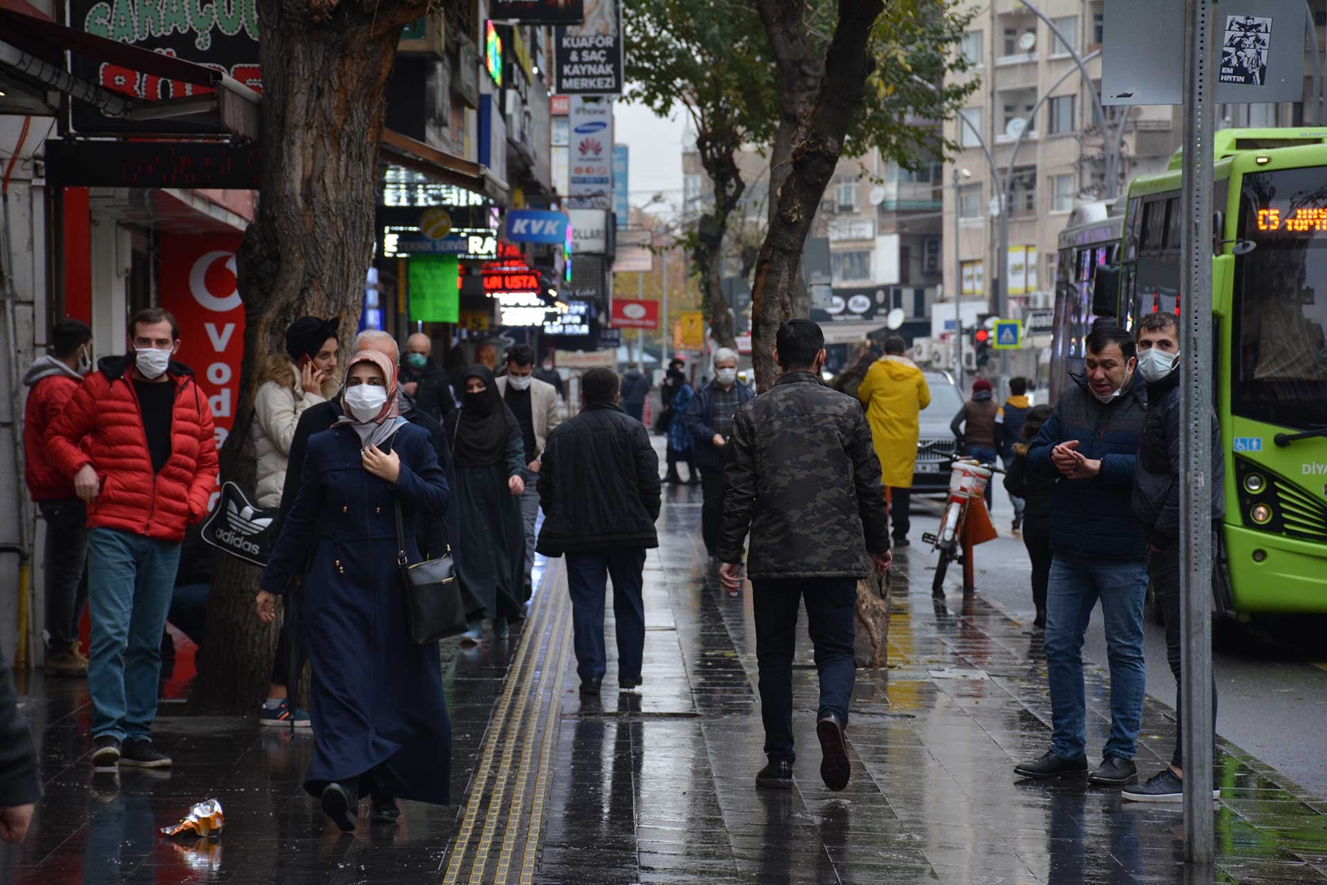 "Ülkeyi batırdılar belediyeleri yönettiklerini mi sanıyorlar?"