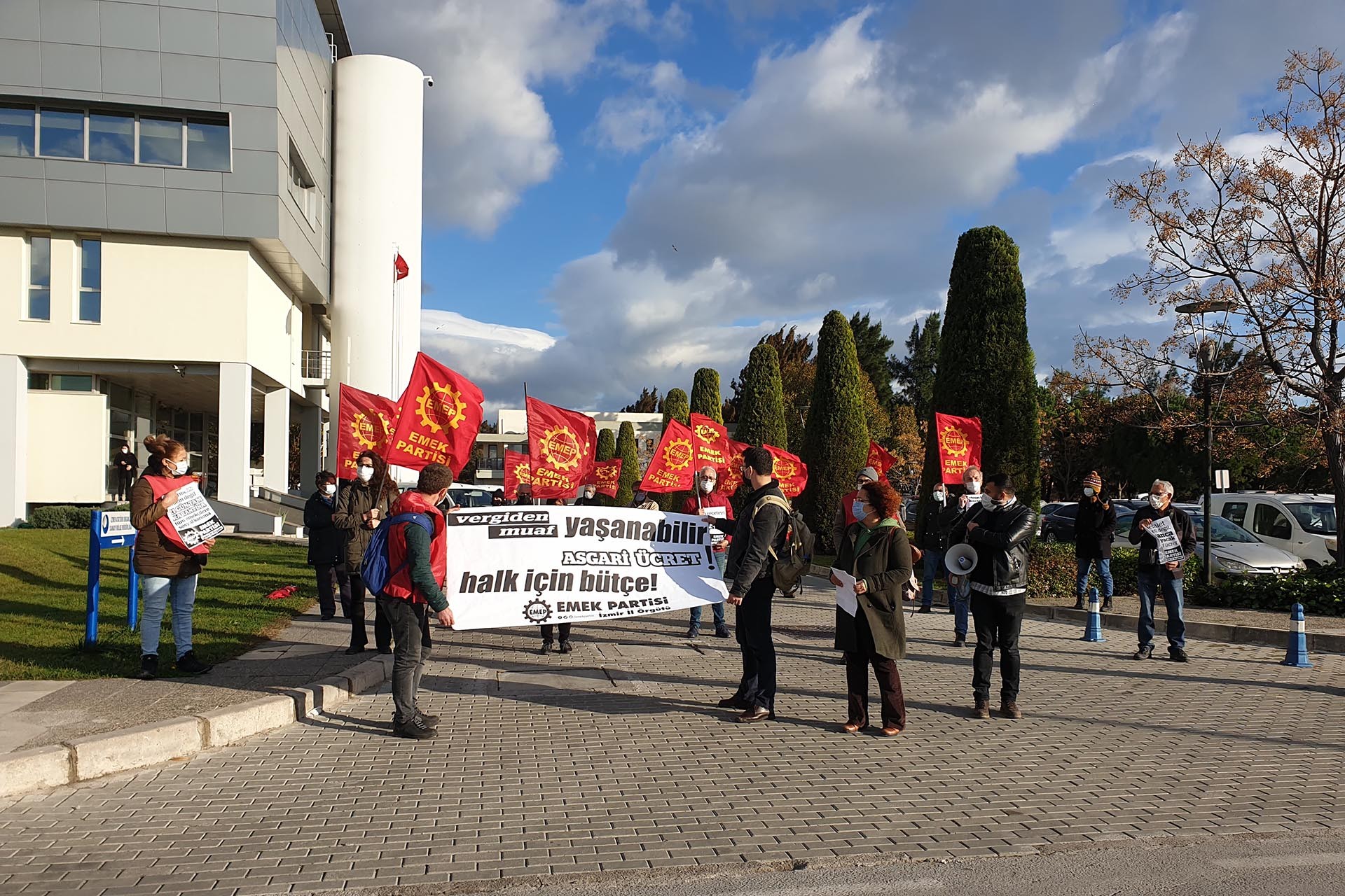 EMEP İzmir İl Örgütünün asgari ücret açıklaması