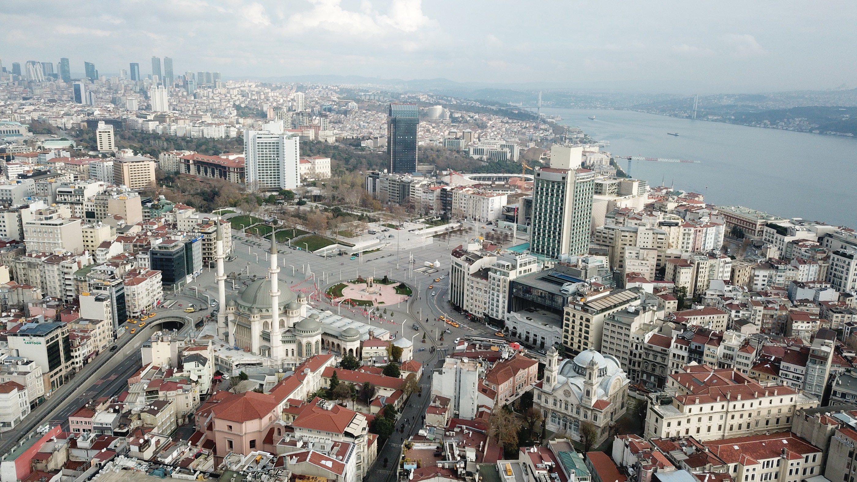 İstanbul Valiliği, 8 Mart'ta İstiklal Caddesi'ne bağlanan yolları trafiğe kapatacak