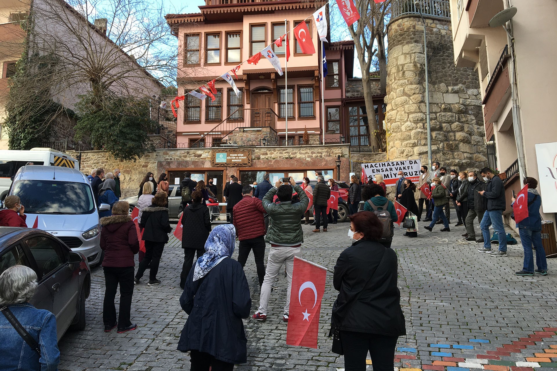 Pembe Köşk Kültür ve Sanat Merkezi’nin Ensar Vakfına tahsis edilmesine tepki