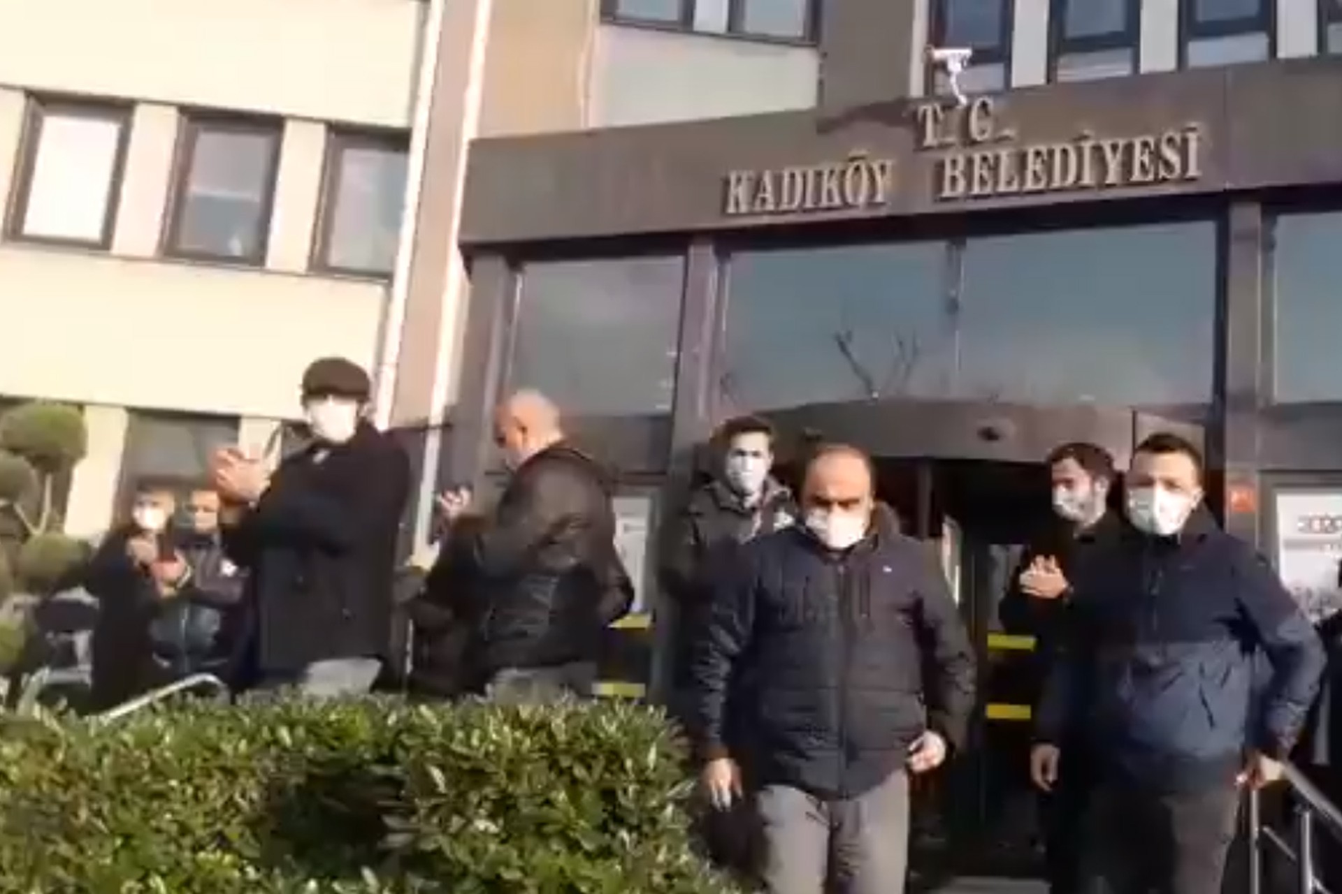 TİS görüşmeleri tıkanan Kadıköy Belediyesi işçileri dayatmalara karşı iş bıraktı