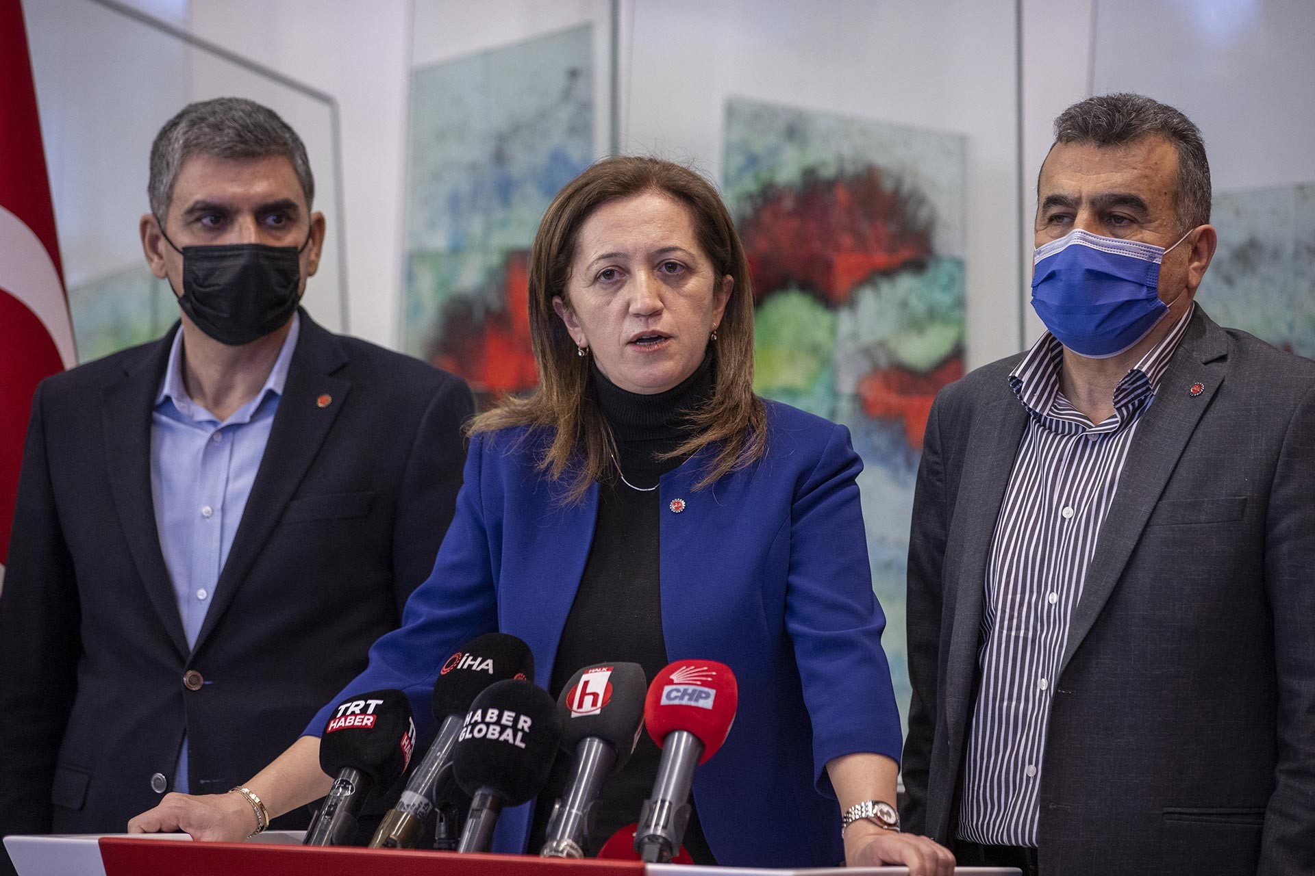 DİSK, CHP ve HDP’yi ziyaret etti: Asgari ücretten vergi ve prim kesilmesin