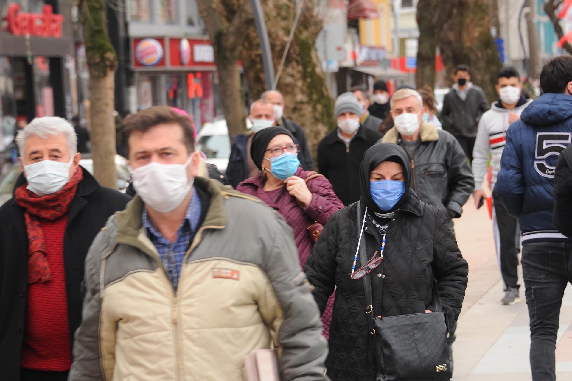 Yargıtay'dan maske kararı: Takmayanlara bin TL'ye kadar idari para cezası verilebilir