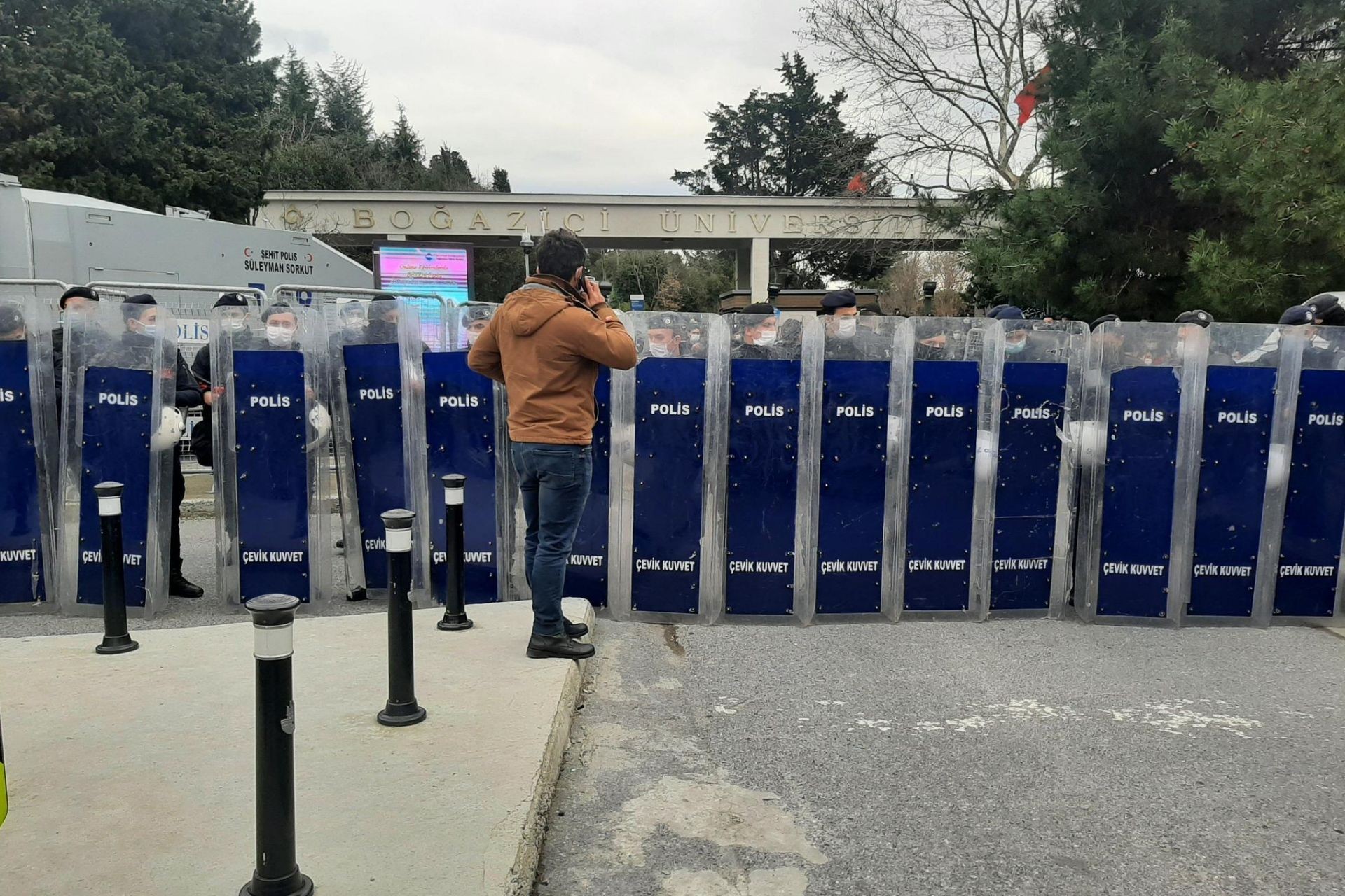 Boğaziçi'deki "Kabe fotoğrafı" soruşturmasında 7 öğrenciye 3 yıla kadar hapis istendi