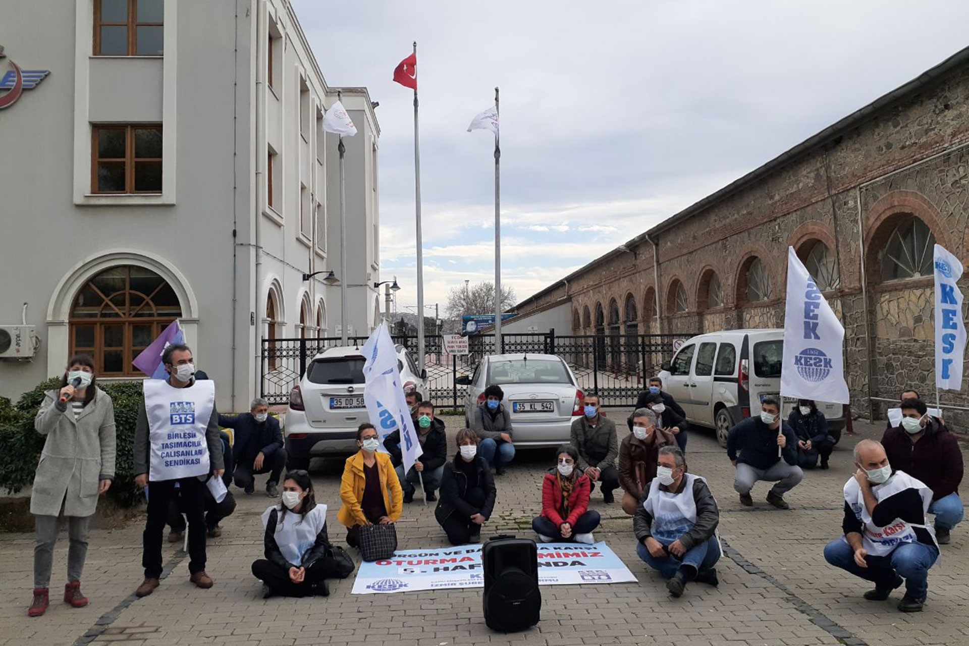 BTS İzmir Şubesi: Aşağı bakmadan mücadeleye devam ediyoruz