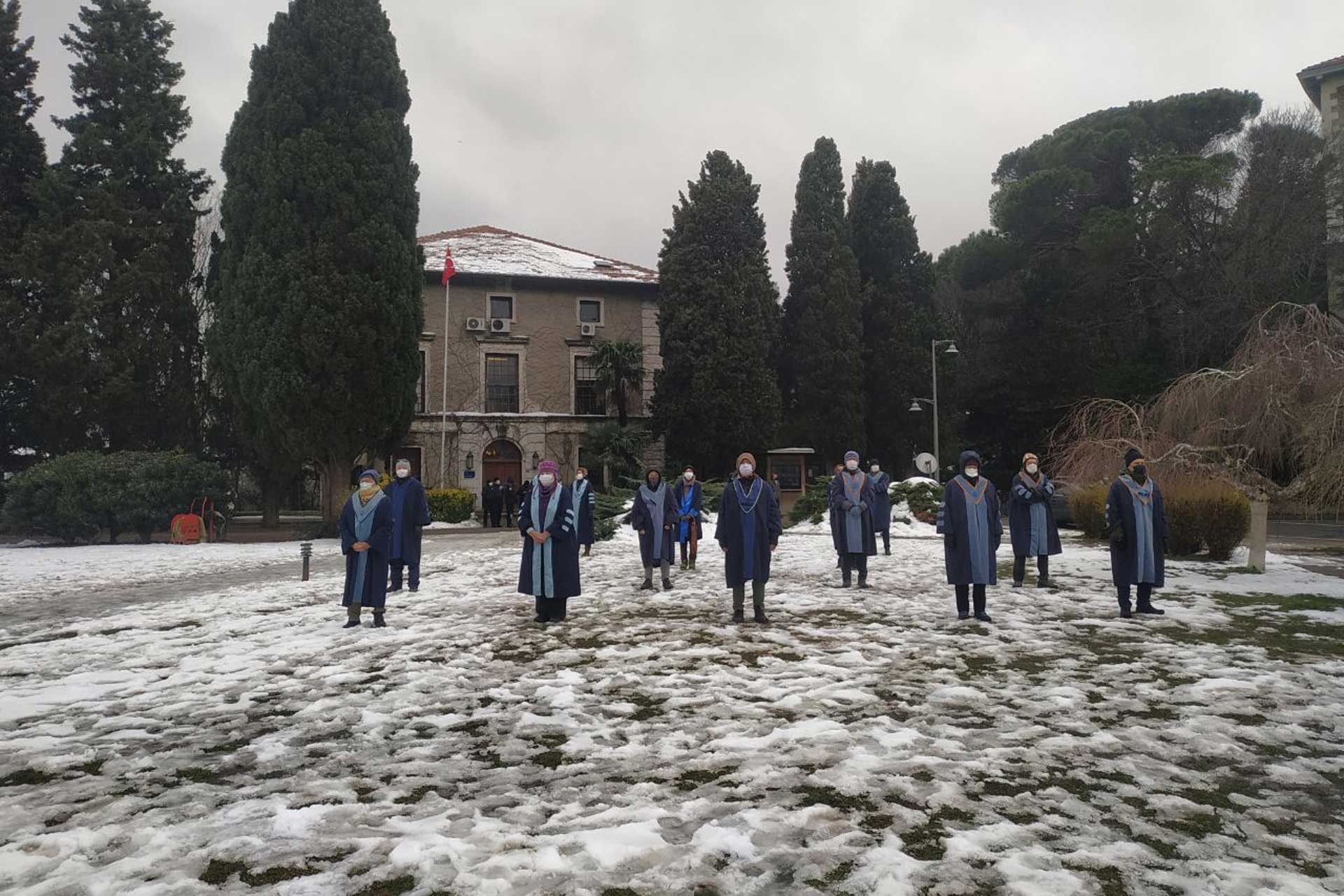 Boğaziçi Üniversitesi akademisyenlerinin kayyum rektöre karşı nöbet sürüyor