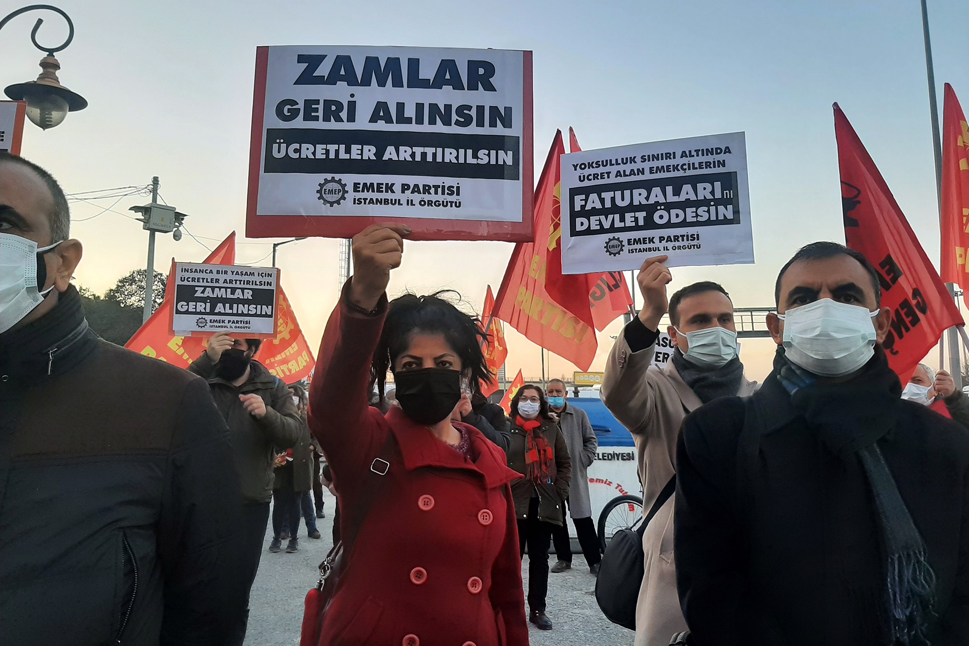 Emek Partisi, pek çok il ve ilçede zamlara ve pahalılığa karşı eylemler düzenledi