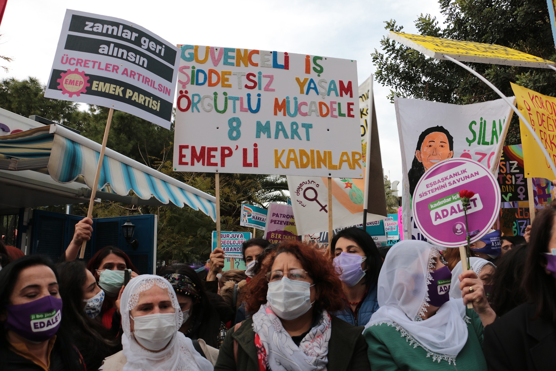 Üsküdar'da dini nikahlı olduğu erkek tarafından rehin alınan kadın kurtarıldı