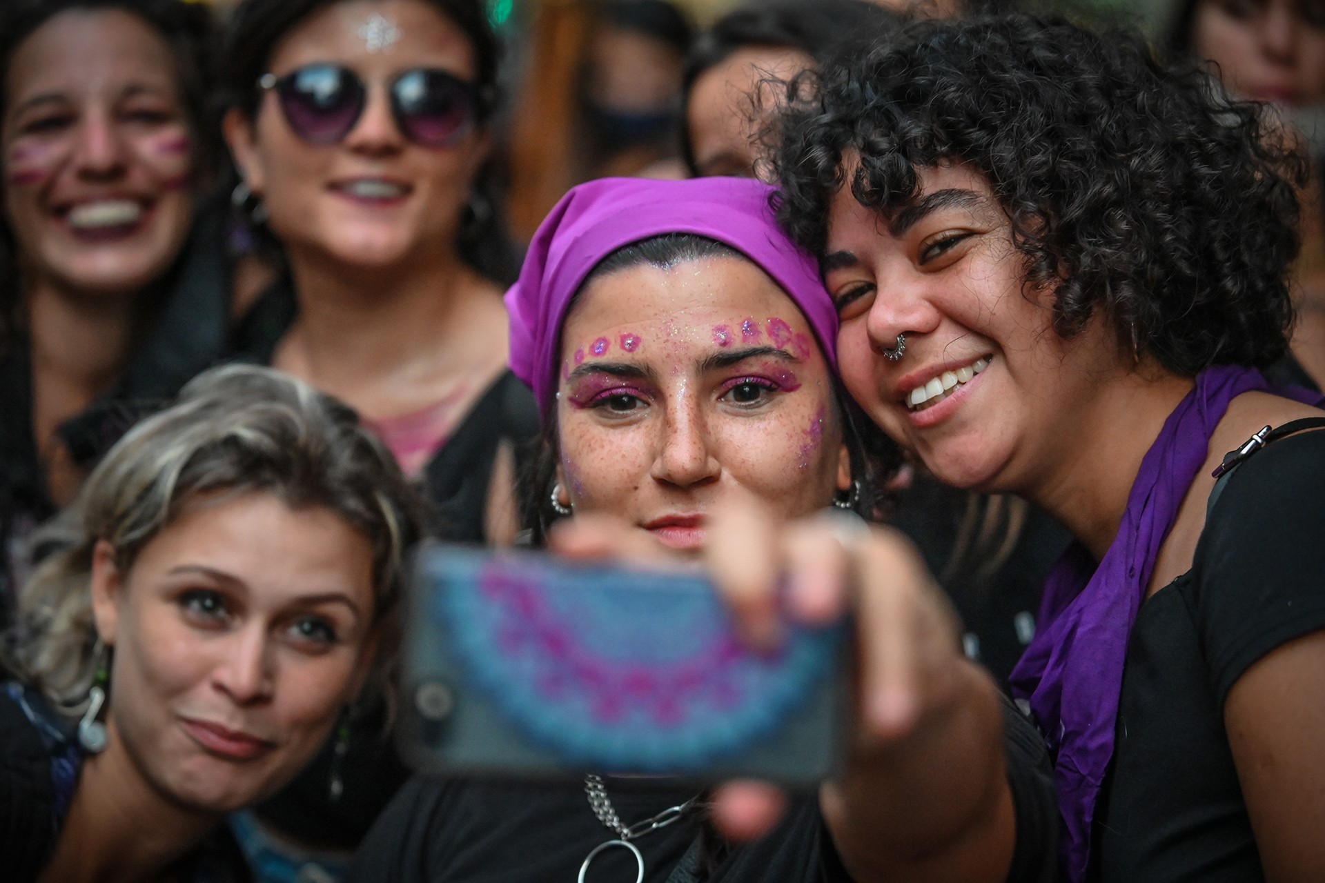 Uruguay'ın başkenti Montevideo'da binlerce kadın, 8 Mart'ta yürüyüş düzenledi.