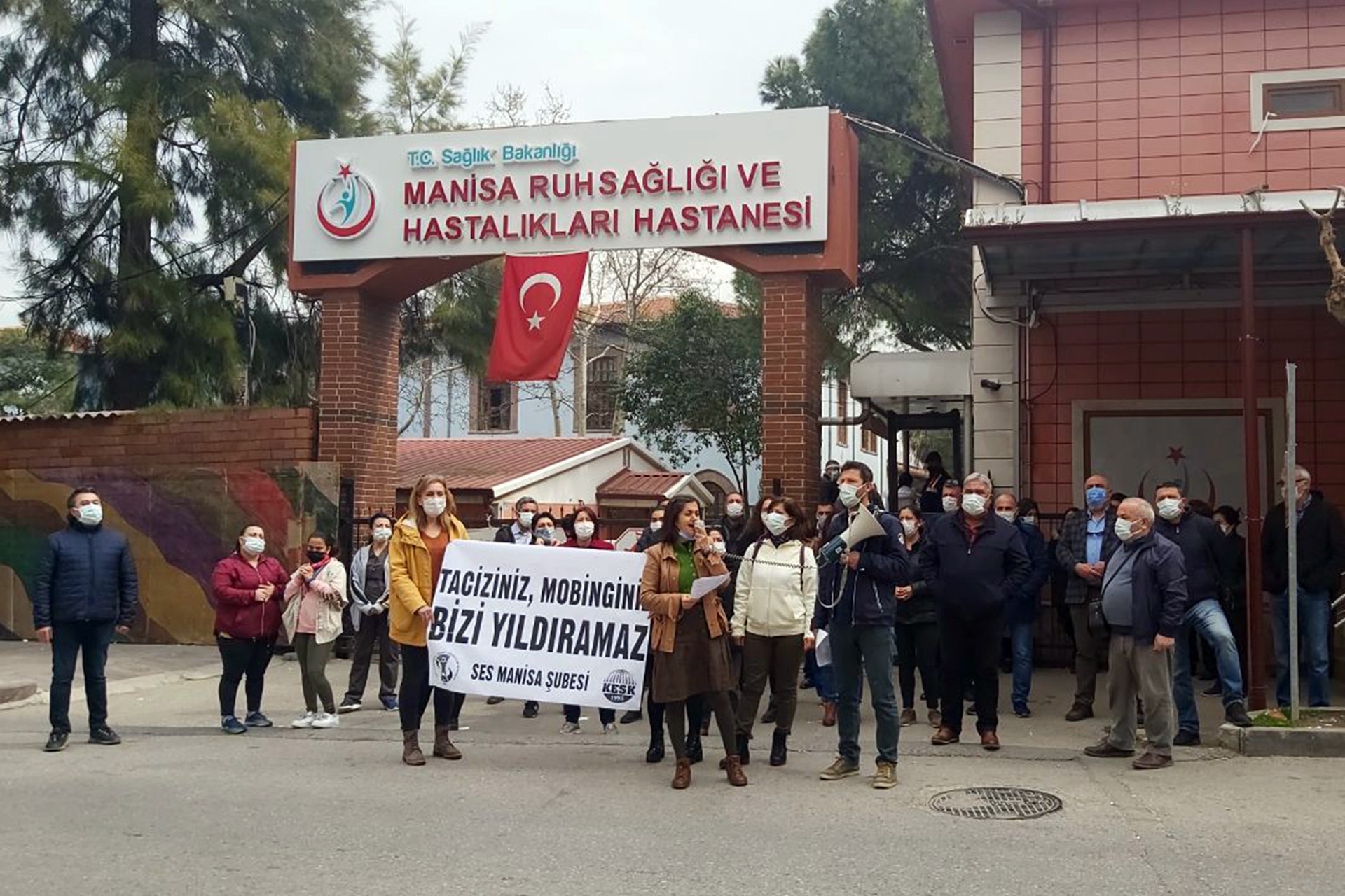 SES Manisa Şubesi, emekçilerin taciz ve mobbinge maruz bırakılmasına tepki gösterdi