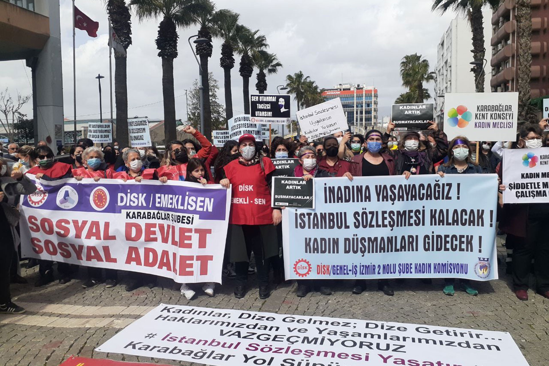 Genel- İş İzmir 2 No'lu Şube üyesi kadınlar: Yok hükmündeki kararı tanımıyoruz