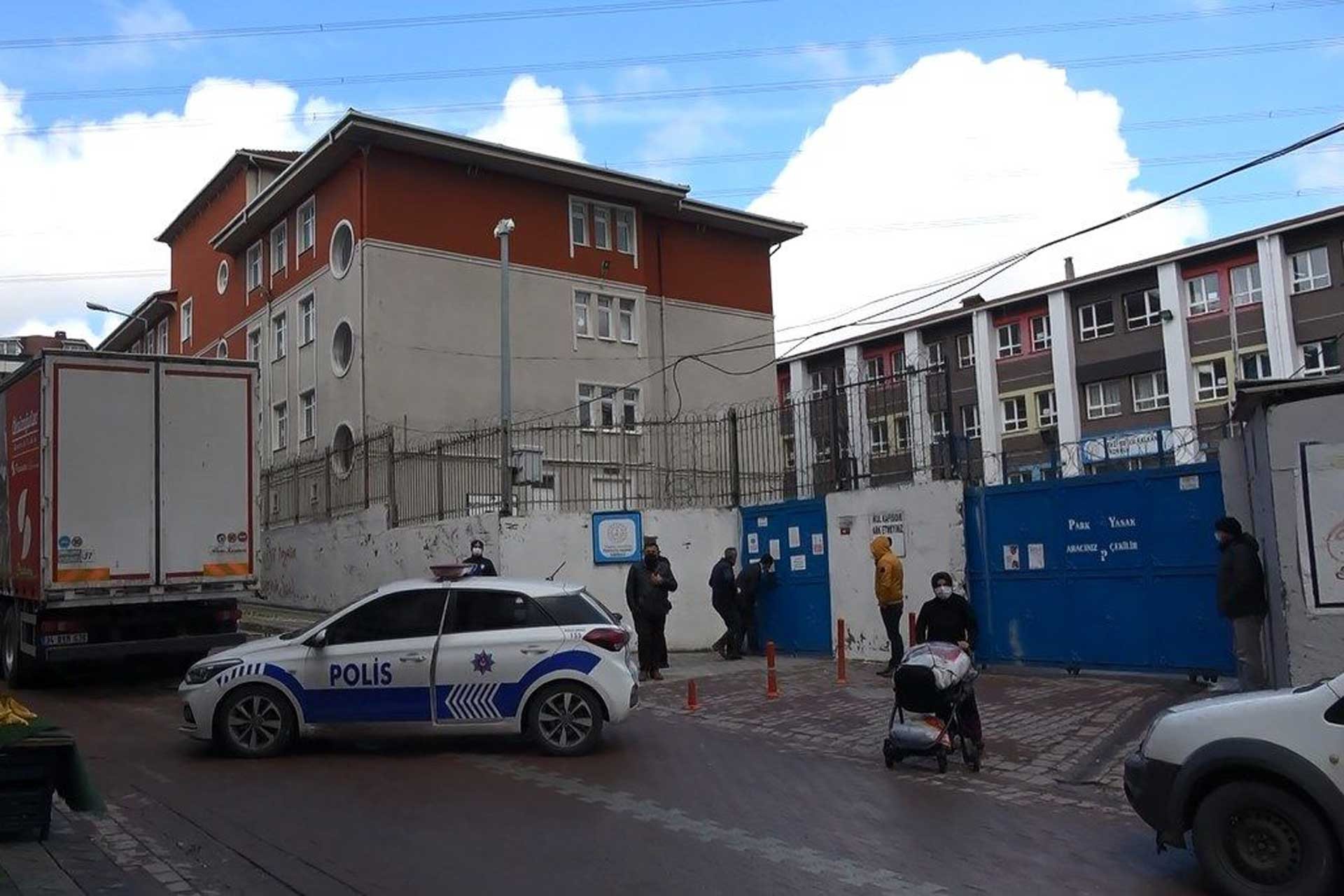 Sultangazi'de okula giderken kamyonun altında kalan küçük çocuk öldü