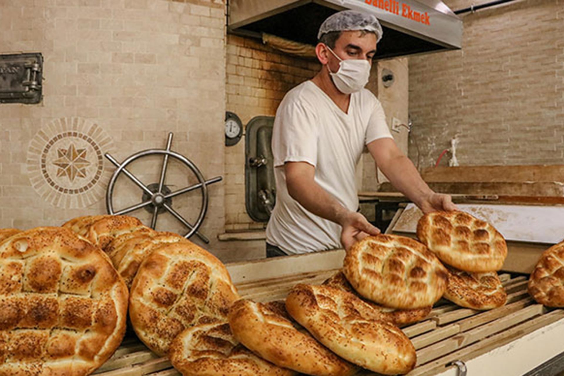 Ramazan ayı boyunca hafta sonları sokağa çıkma kısıtlaması uygulanacak