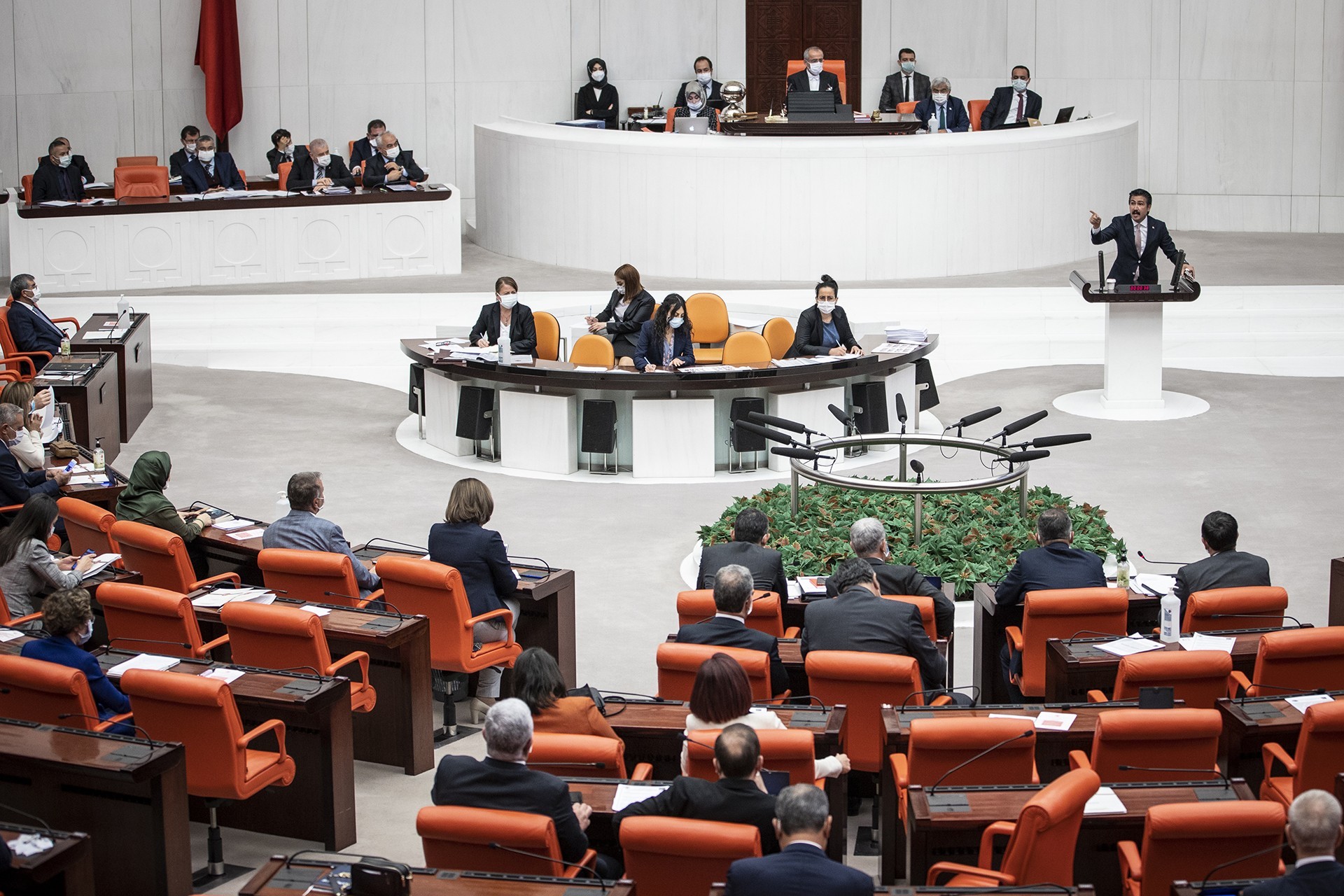 HDP’li 10 vekil ve DBP Eş Başkanı Saliha Aydeniz hakkında fezleke hazırlandı