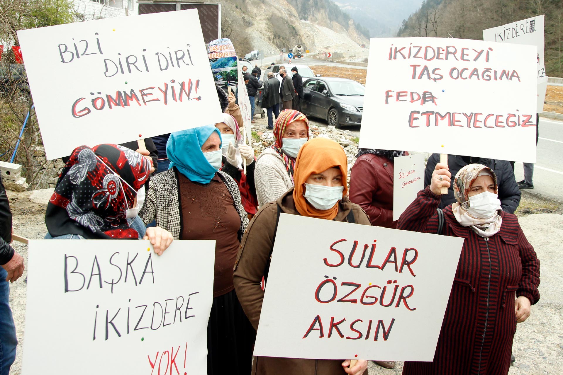 Rize İkizdere'de taş ocağı protestosu: 'Bu cennet vadiyi yok ettirmeyeceğiz'