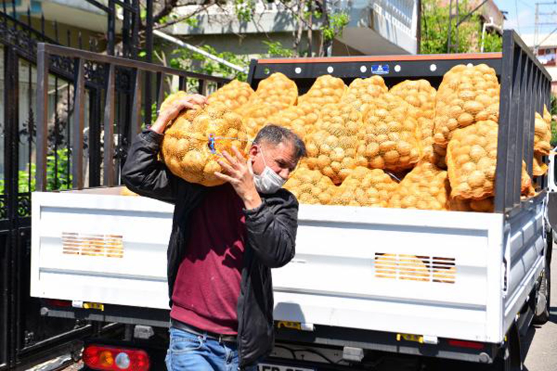 Metal işçisi yazdı: Patates ve soğanla geçinilmiyor