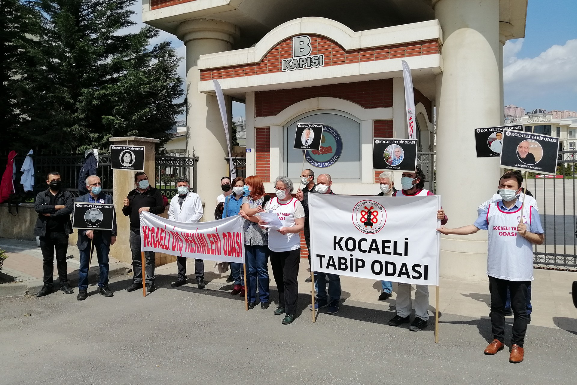 Kocaeli'de sağlık emekçileri açıklama yaptı