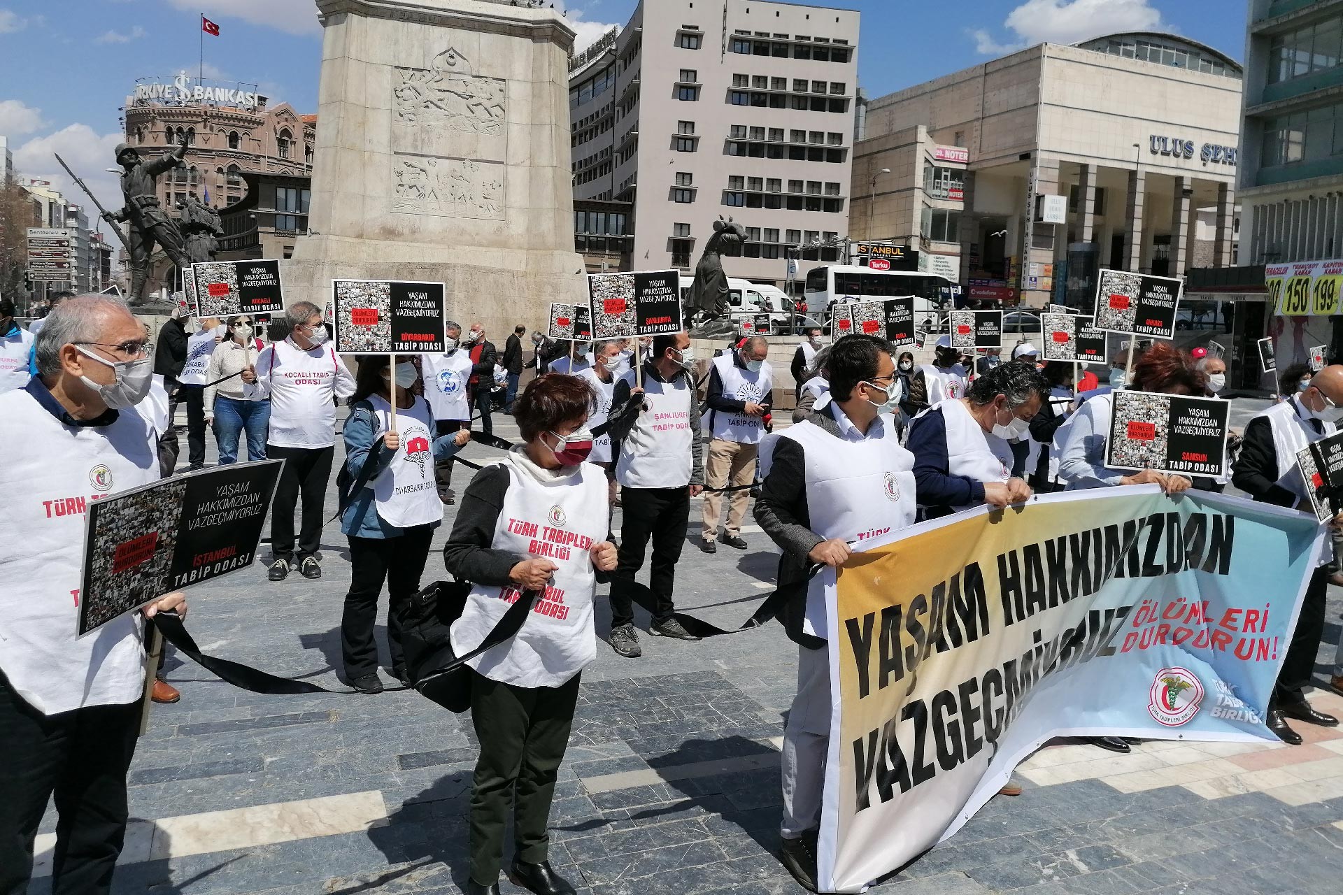 Ankara'da sağlıkçılardan eylem