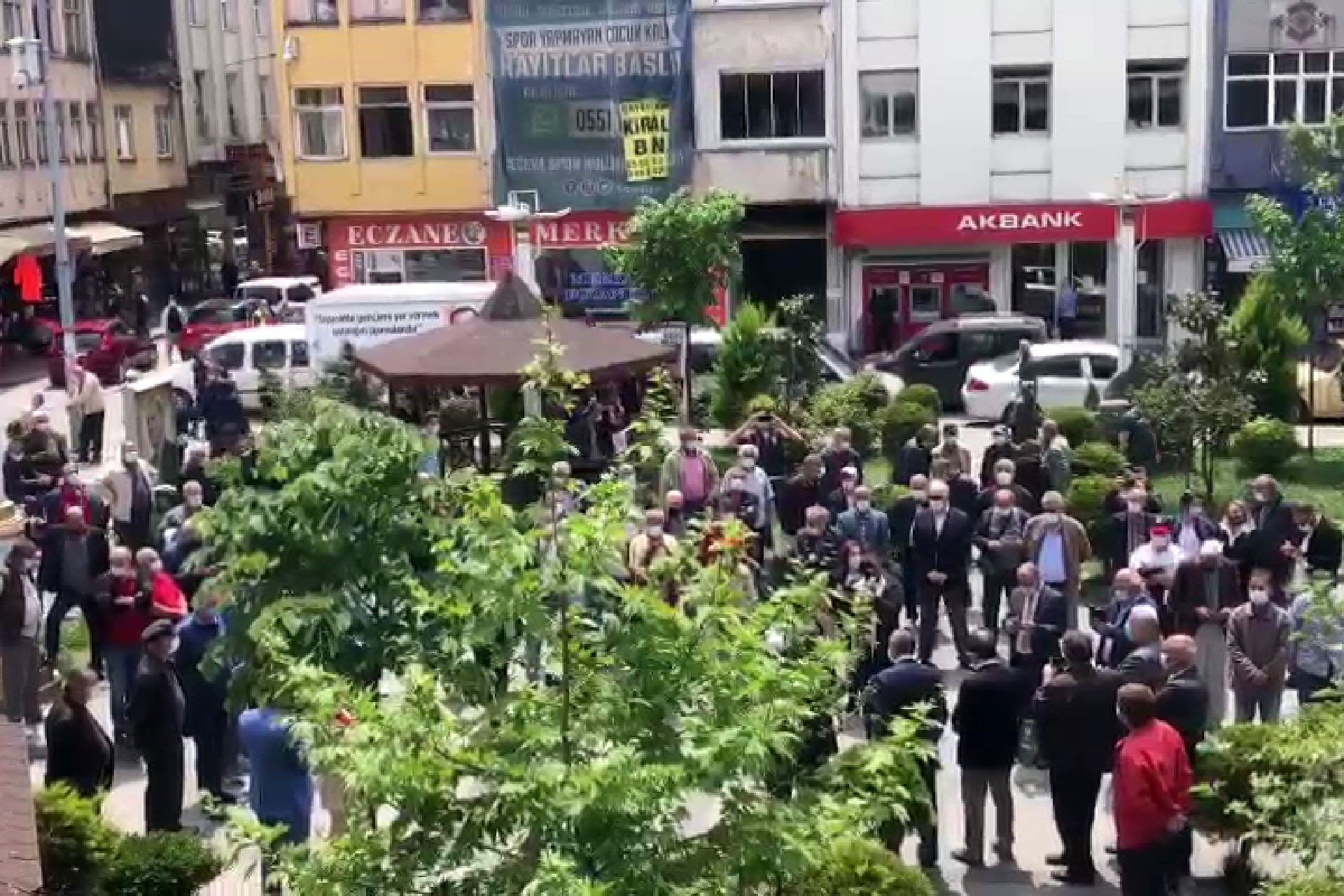 ÇAYKUR’un kota ve kontenjan kararı Rize'de protesto edildi