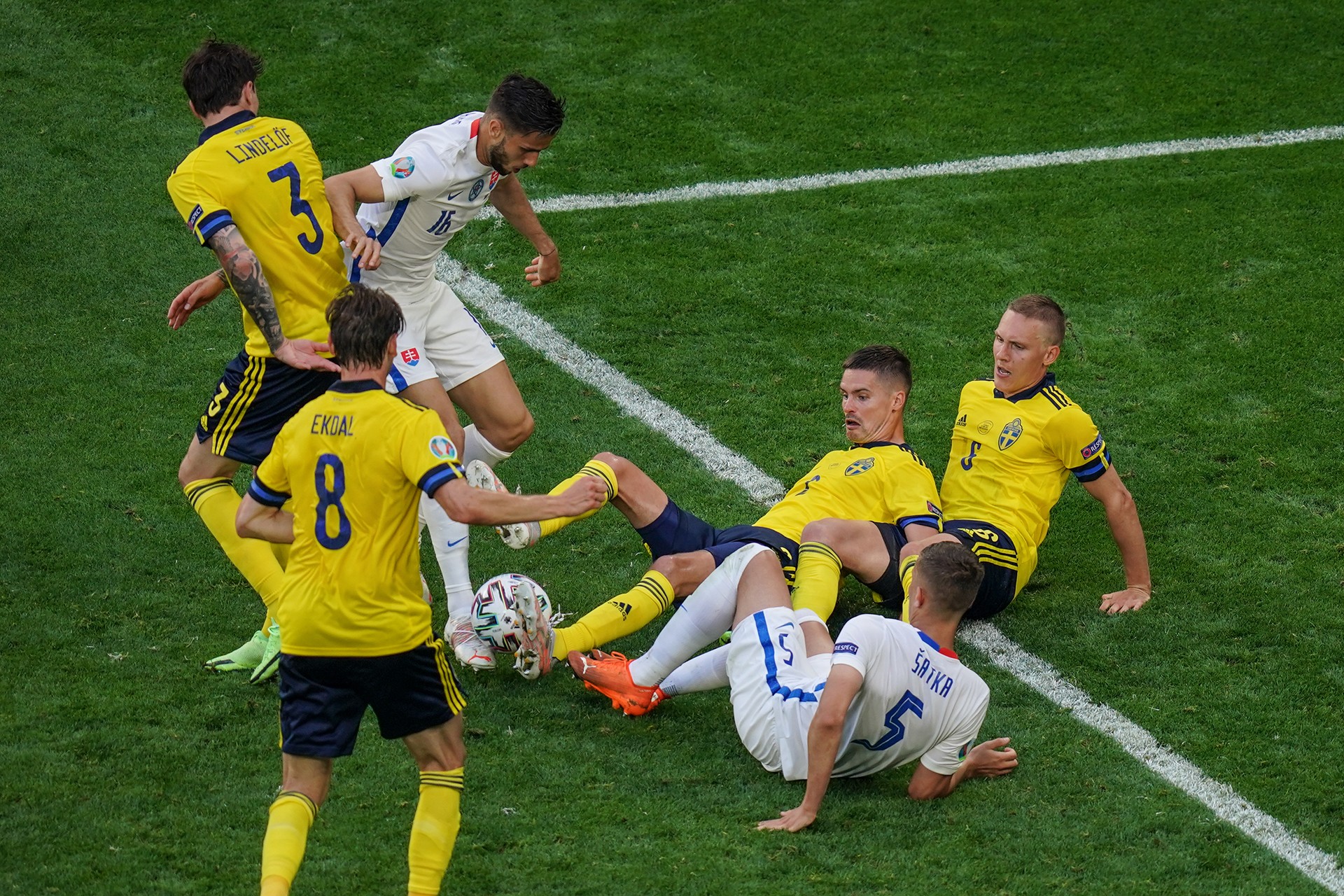 Euro 2020 İsveç-Slovakya maçından bir kare.