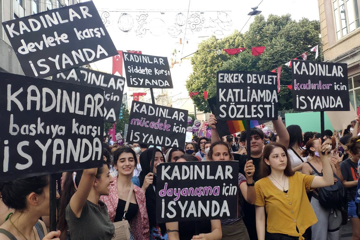 İstanbul sözleşmesi eyleminden dövizler