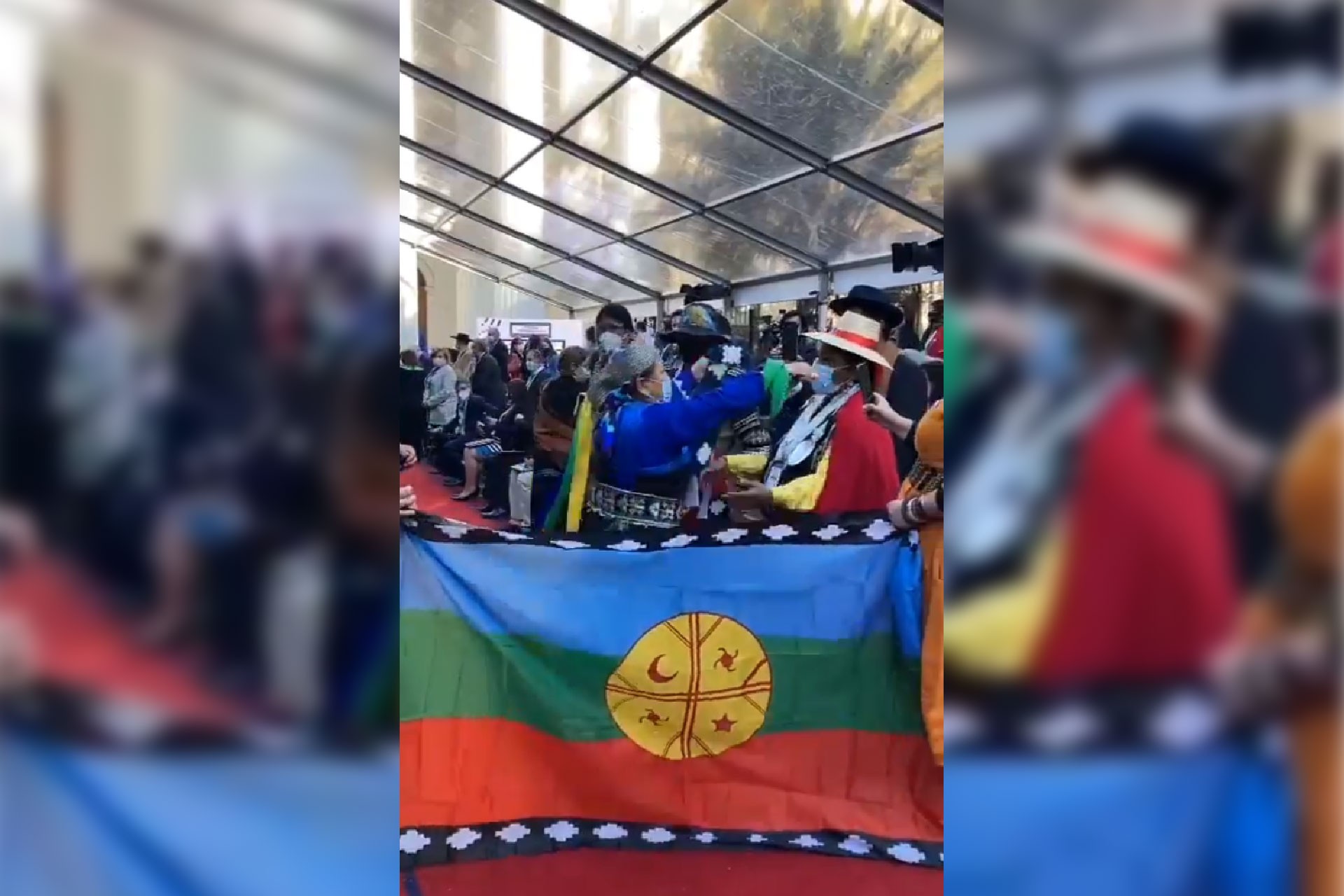 Şili’de kurucu meclis toplandı: Meclis başkanı Mapuche yerlisi Elisa Lancon oldu