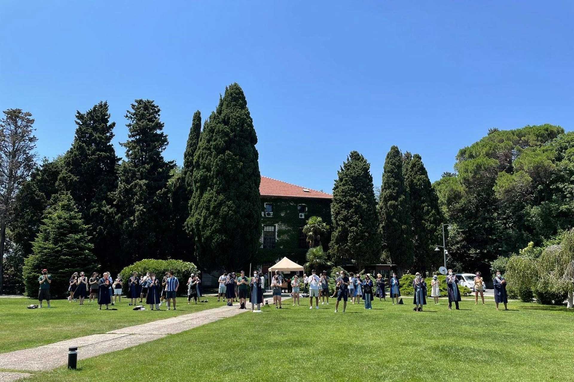 Boğaziçi Akademisyenleri, Melih Bulu'nun gidişini alkışlarla kutladı