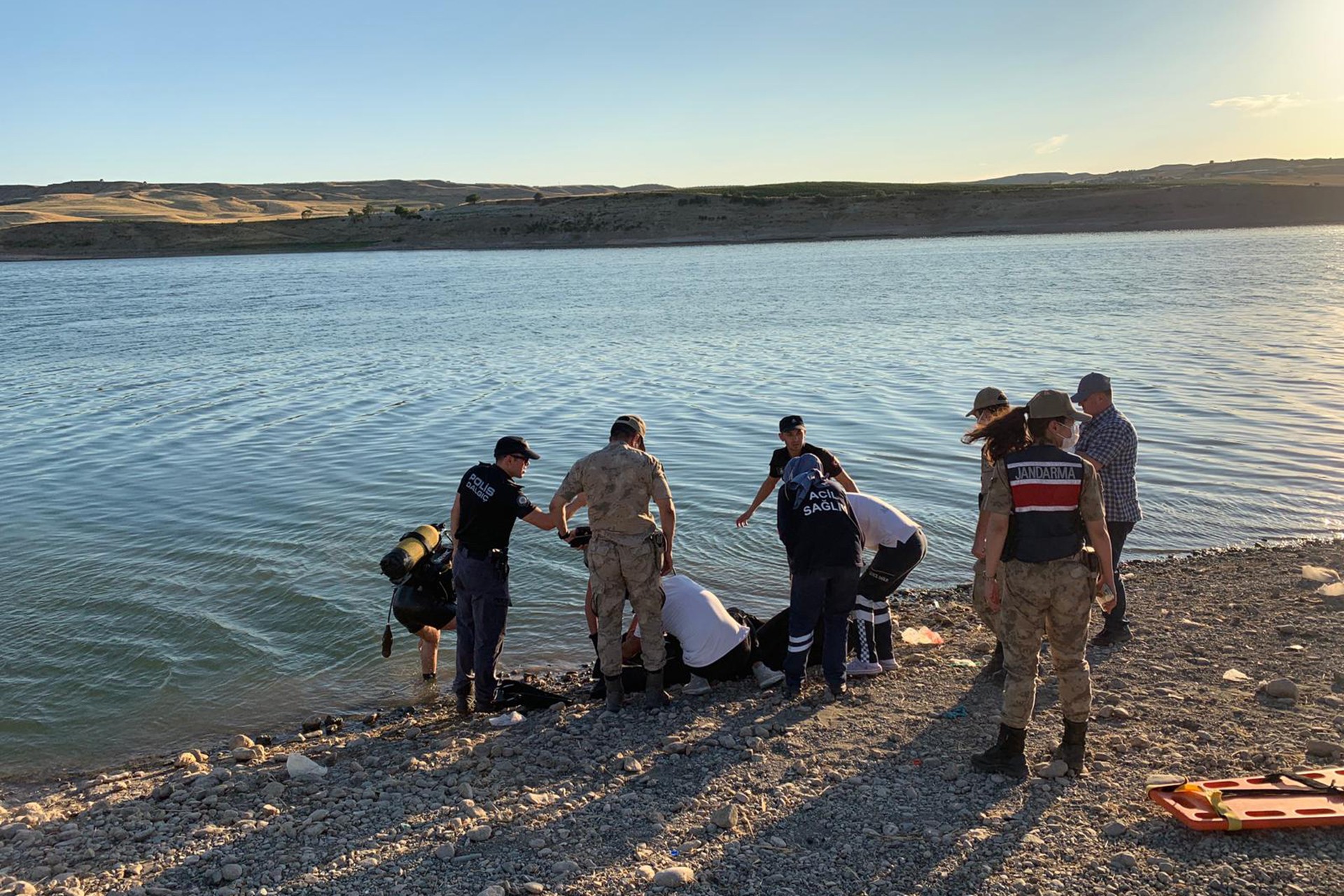 Adıyaman'da serinlemek için Atatürk Baraj Gölü'nü giren genç boğuldu