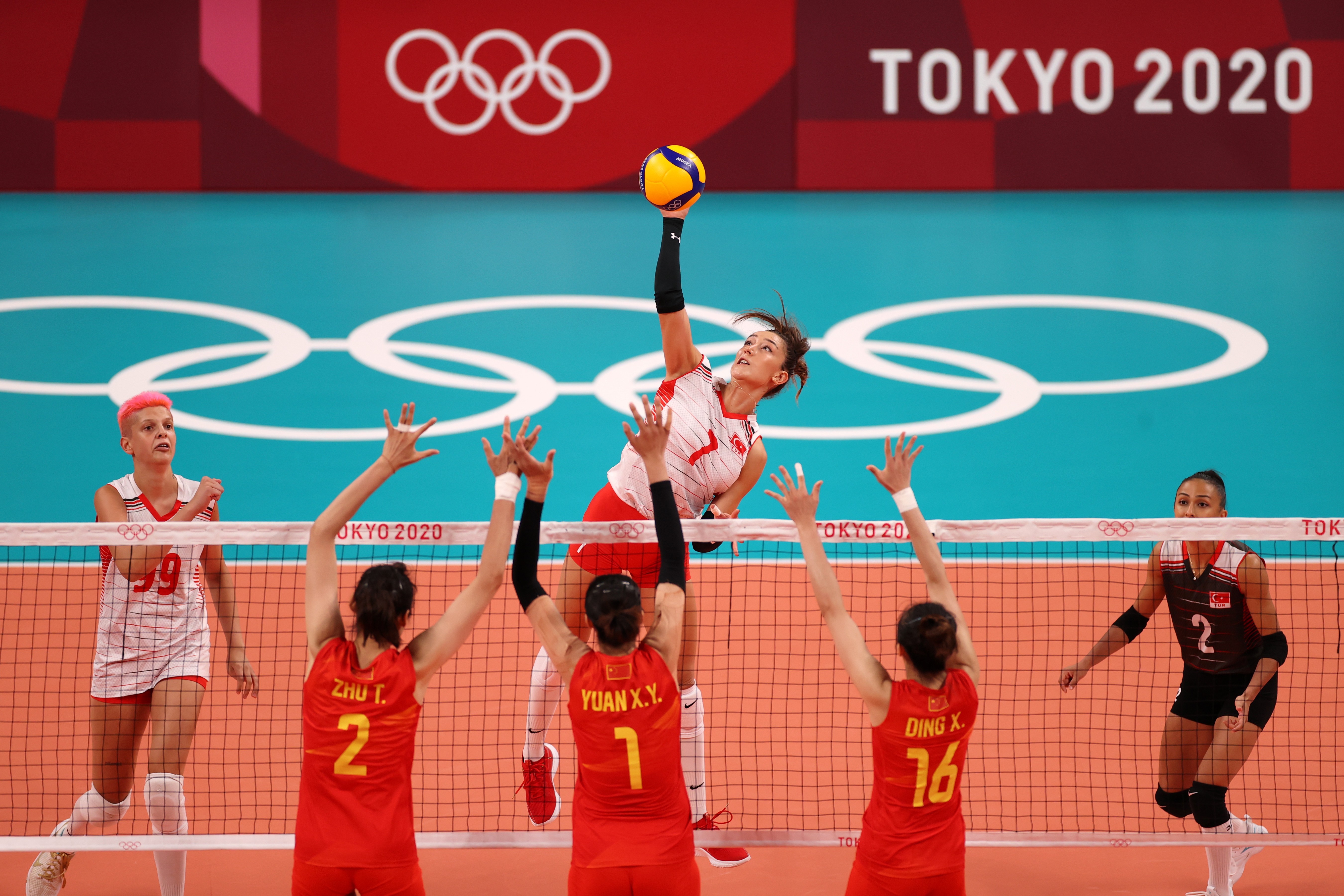 Türkiye A Milli Kadın Voleybol Takımı, son olimpiyat şampiyonu Çin'i 3-0 mağlup etti