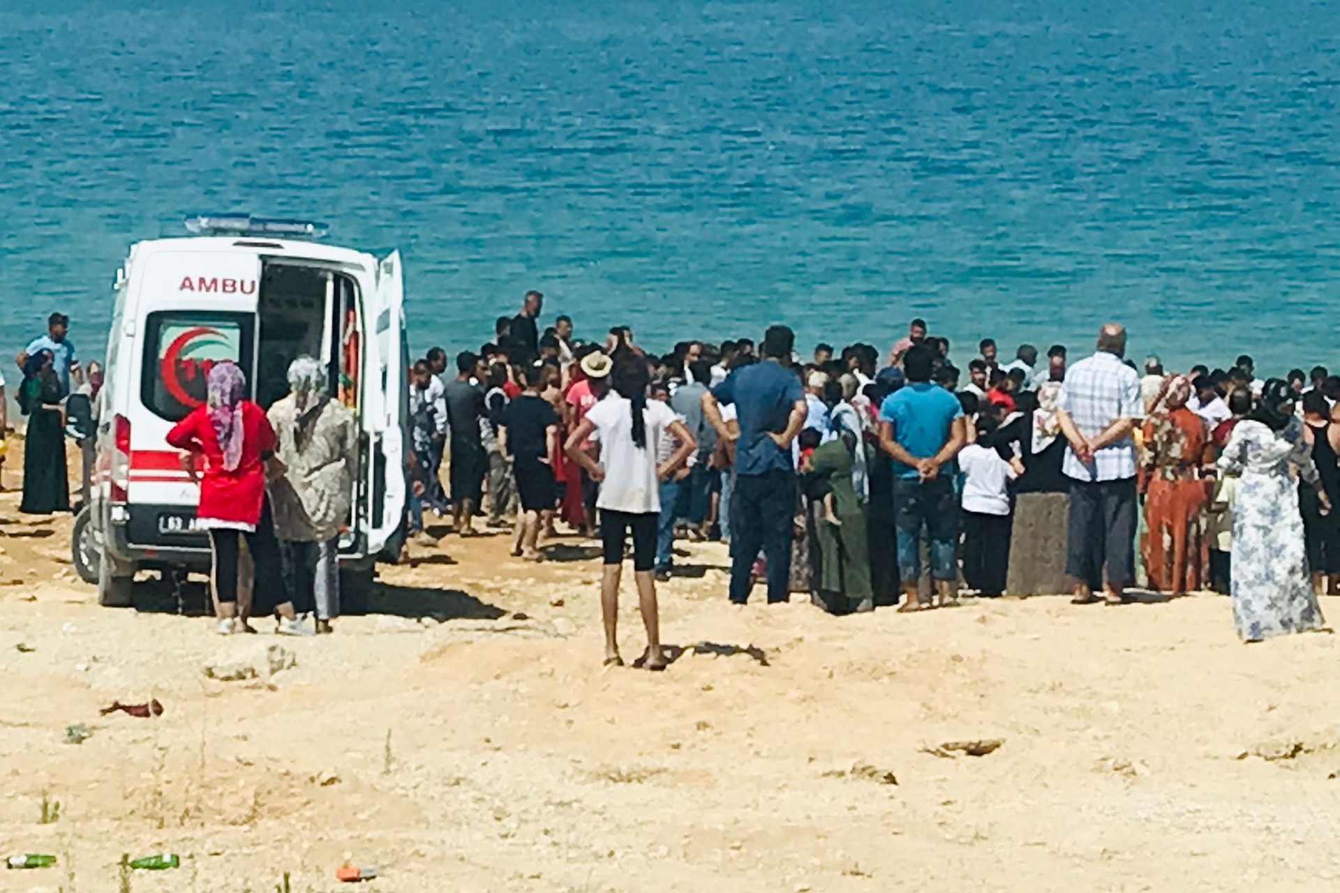 Urfa'da serinlemek için gölete giren biri çocuk 2 kişi boğuldu