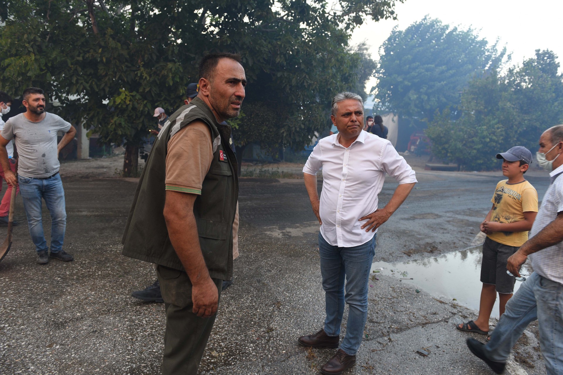 Muratpaşa Belediye Başkanı: Yangın helikopteri kiralamak için onay bekliyoruz