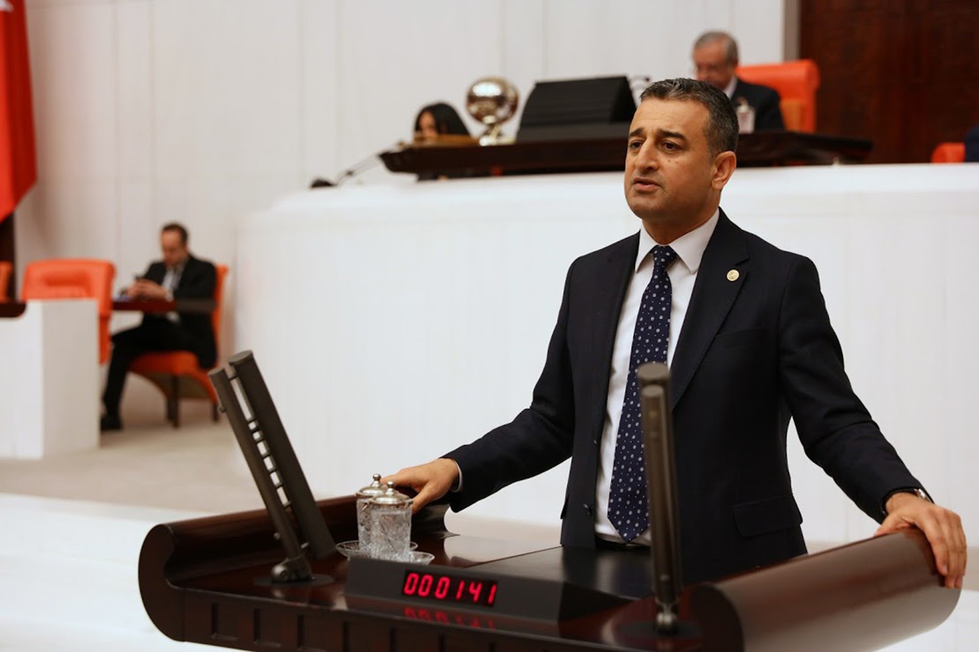 CHP'li Burhanettin Bulut: Vatandaş bankalara rekor faiz ödedi