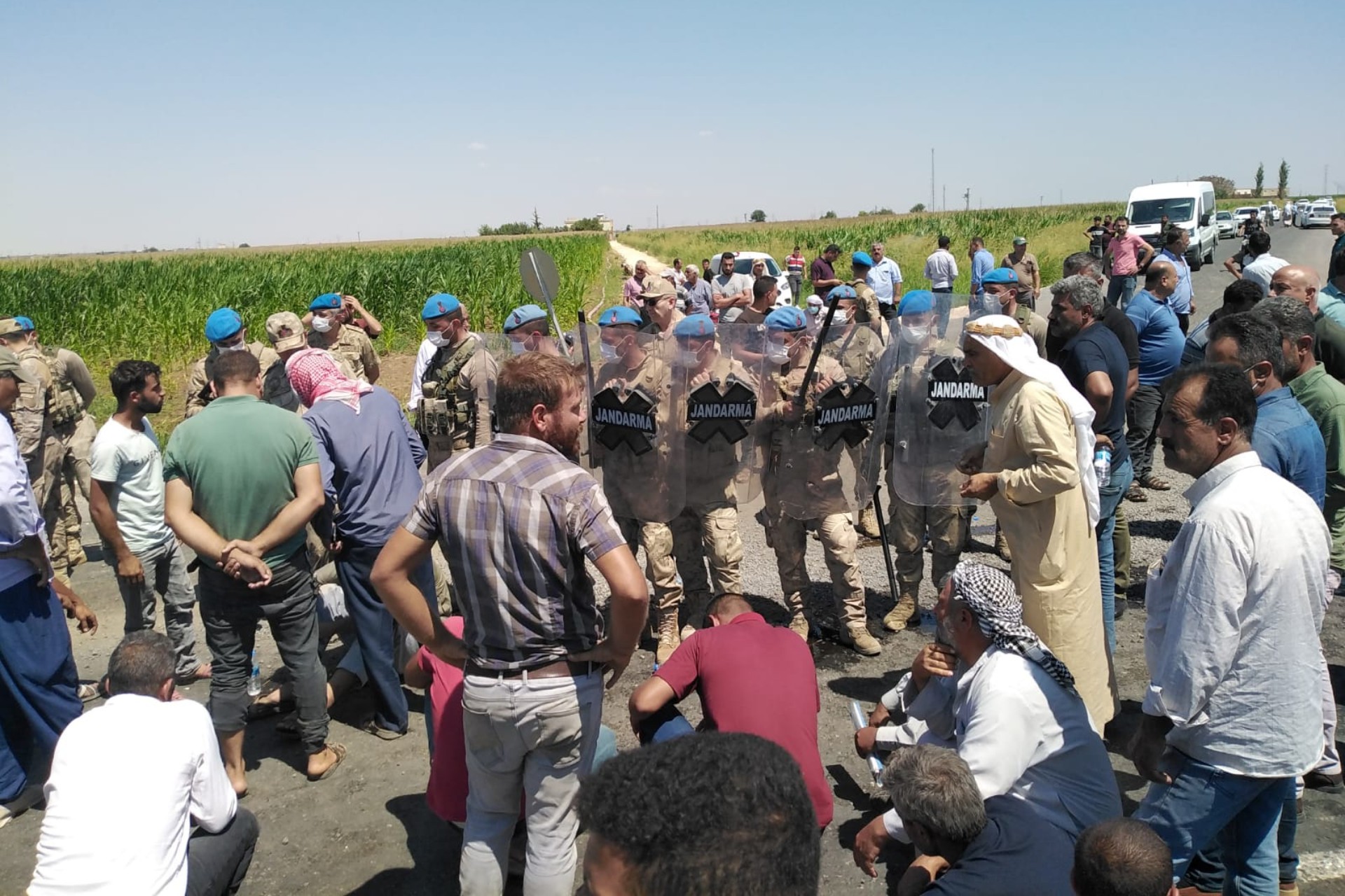 Urfa'da DEDAŞ'ı protesto eden çiftçilere müdahale: 2 yaralı, 7 gözaltı