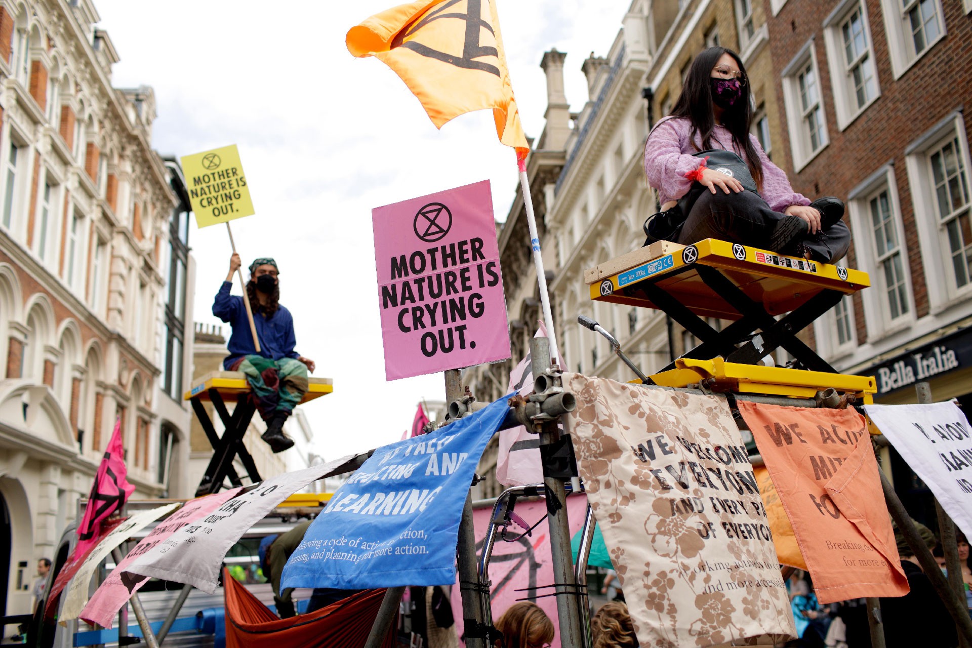 Extinction Rebellion, Londra'da 2 haftalık iklim eylemi başlattı