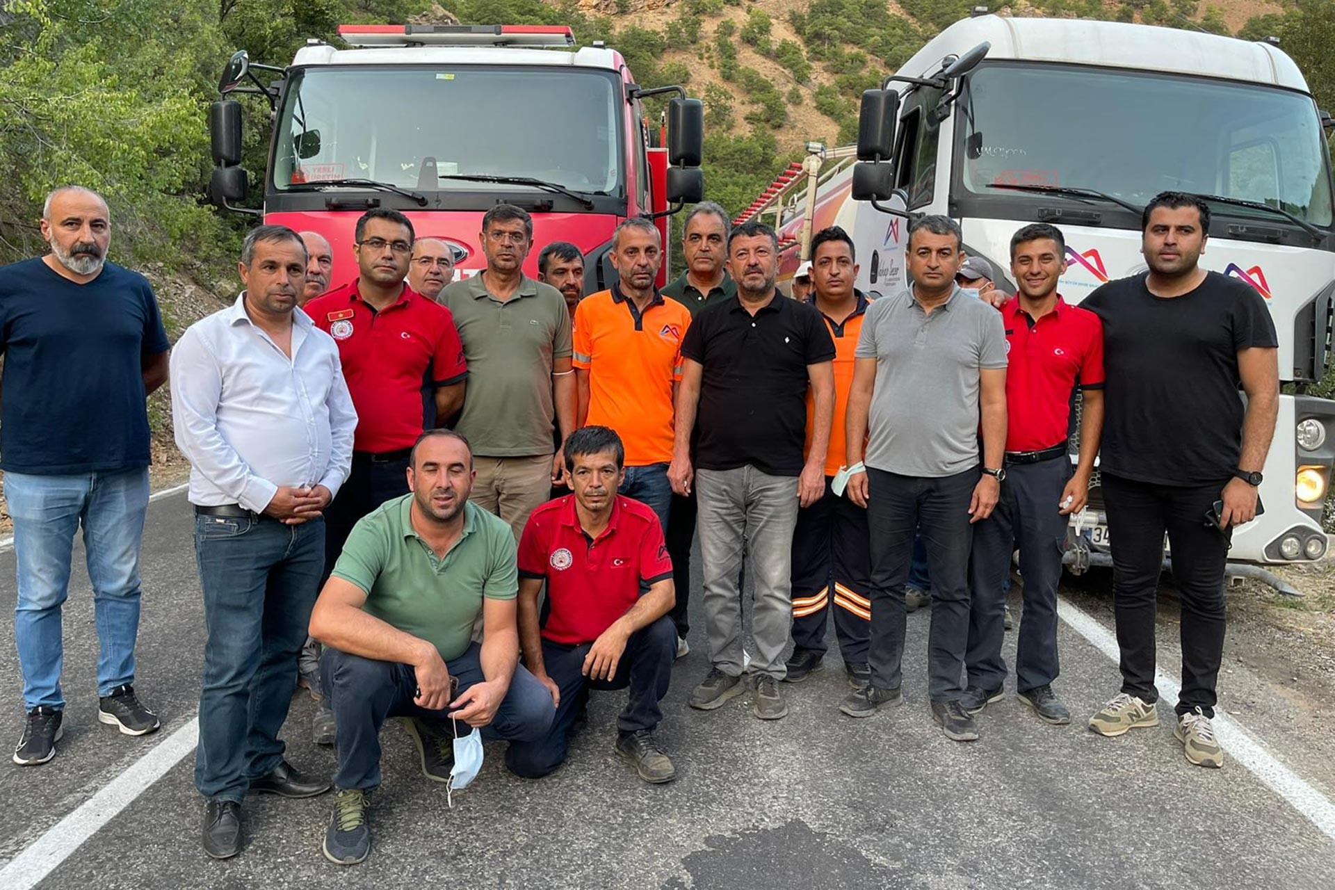 CHP Milletvekili Burhan Bulut, Dersim ve Bingöl'de yaşanan orman yangınları sebebiyle bölgeye gitti.