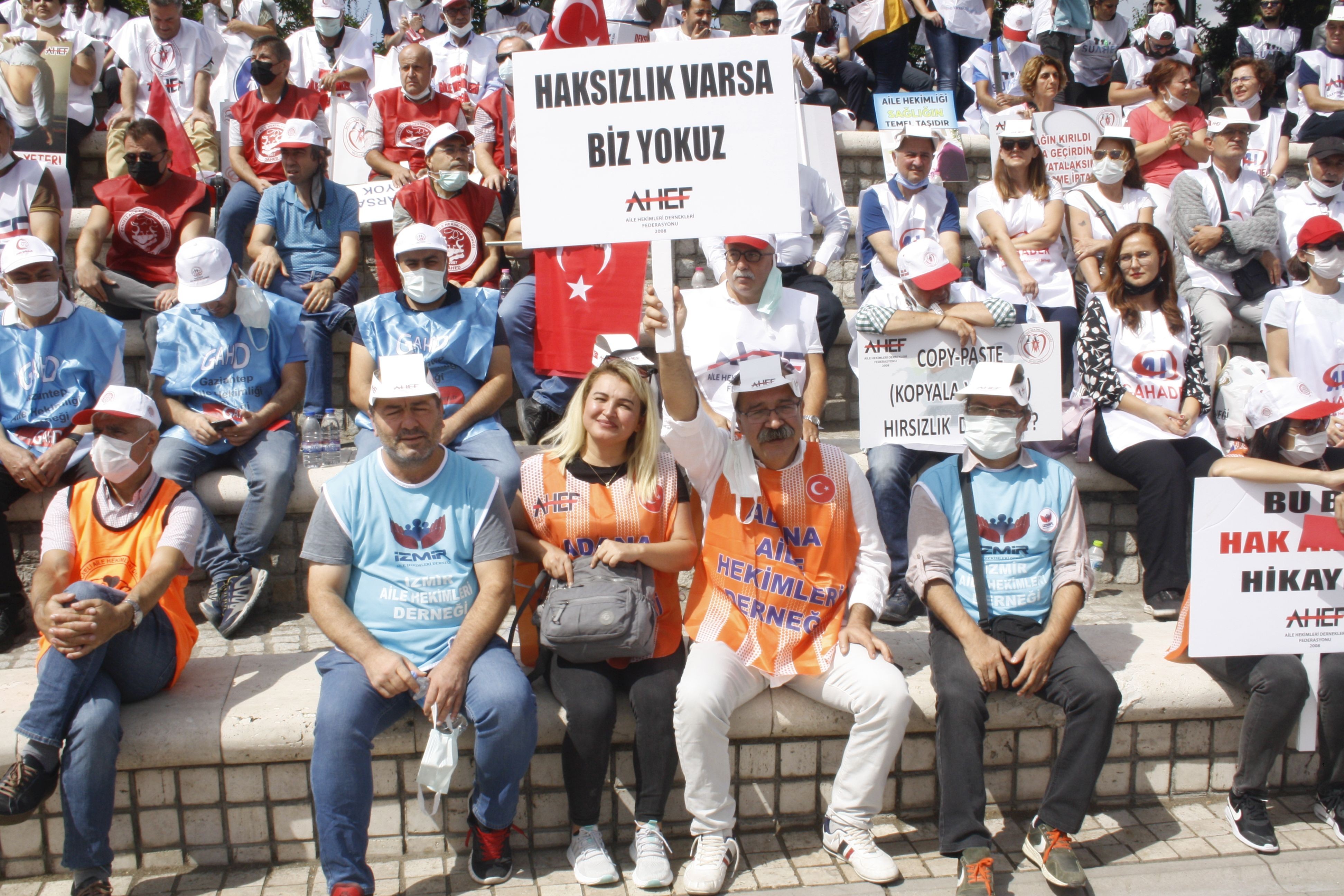 Aile hekimleri yönetmeliğe karşı Ankara’da toplandı | "Haksızlık varsa biz yokuz"