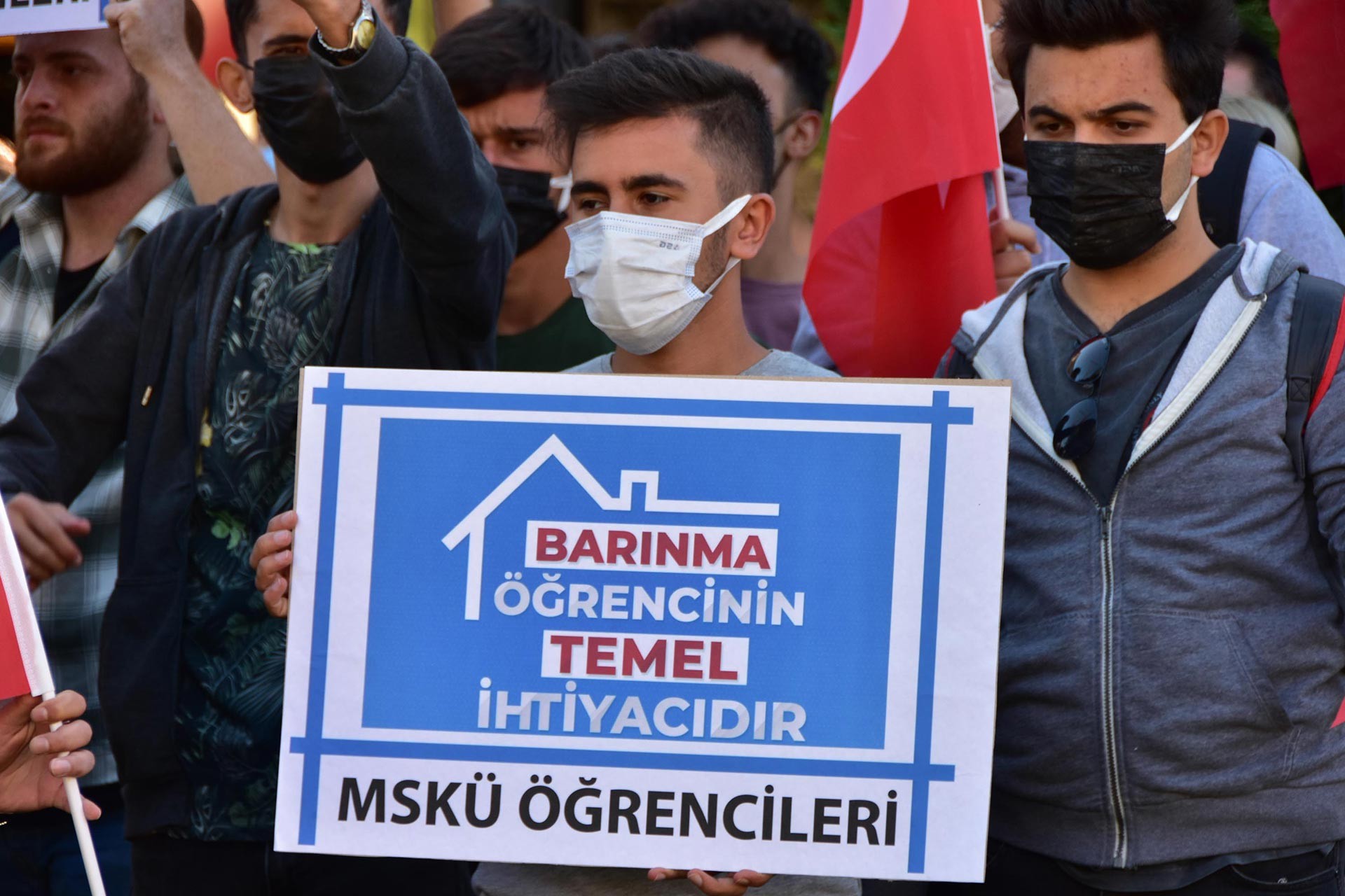 Muğla'da üniversite öğrencilerinden barınma protestosu