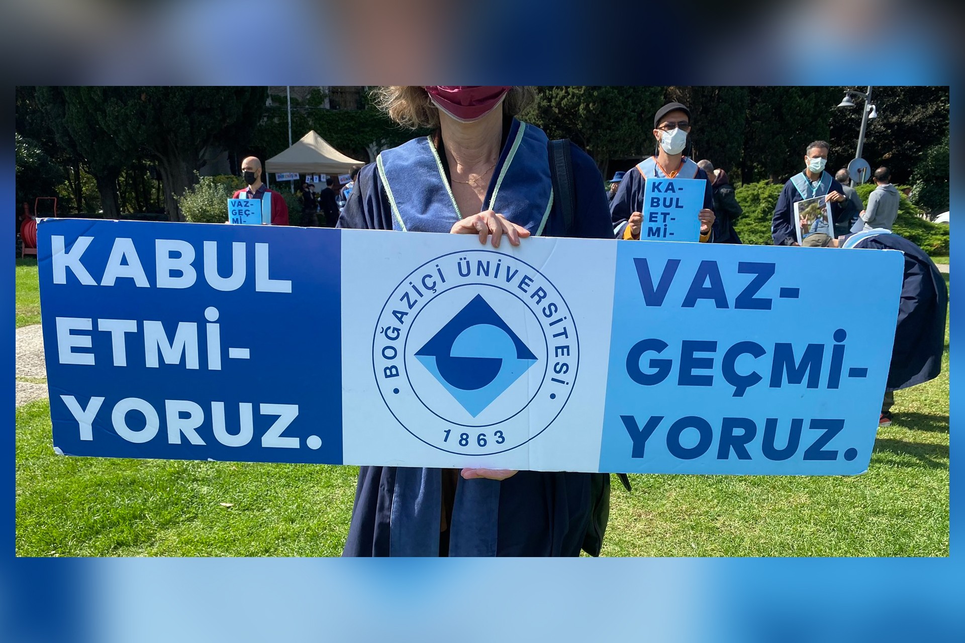 Boğaziçi Üniversitesi akademisyenleri 183. kez sırtlarını rektörlüğe döndü