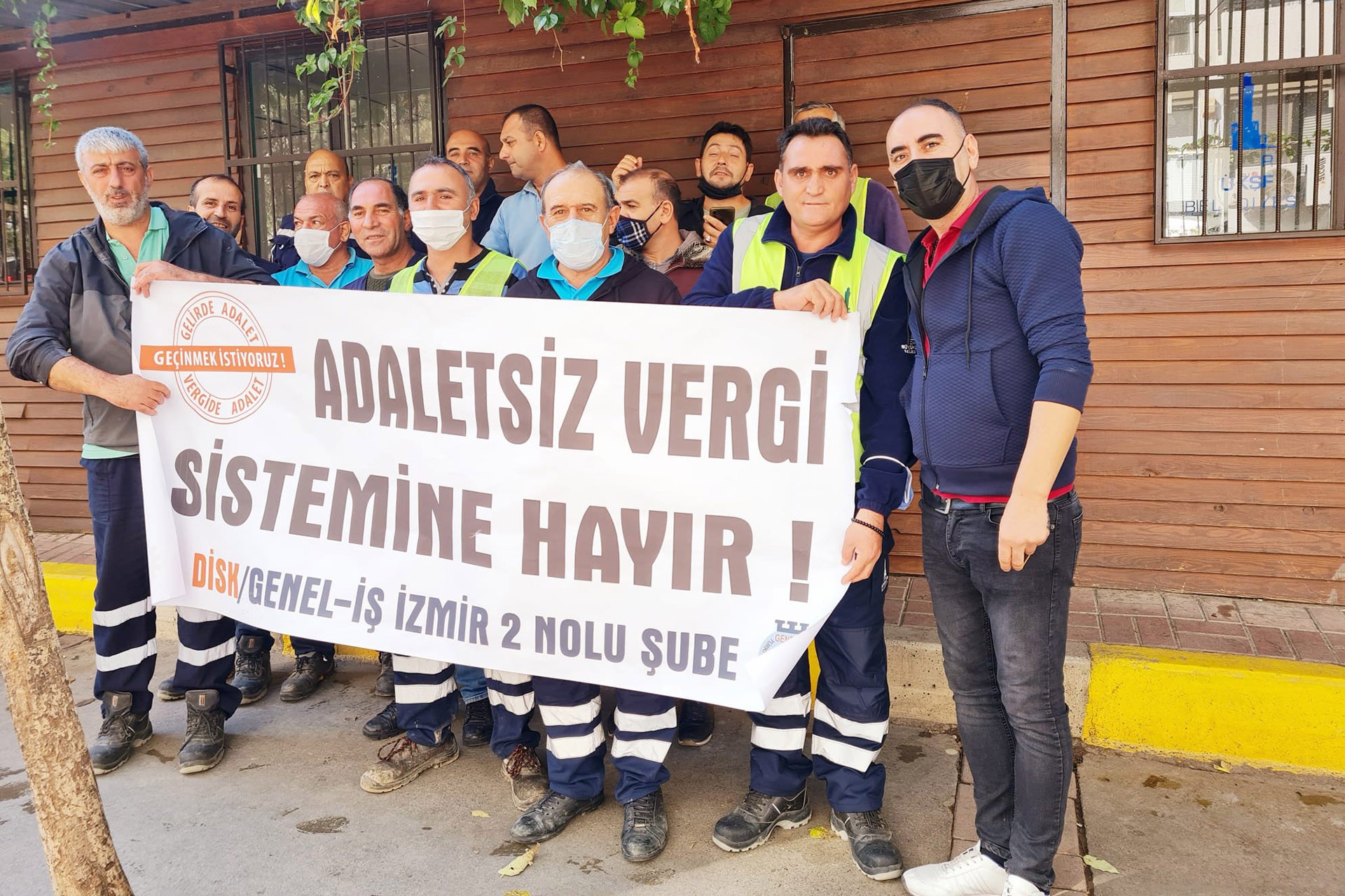 Alsancak Yeşil Alan işçileri adaletsiz vergi sistemine "hayır" dedi