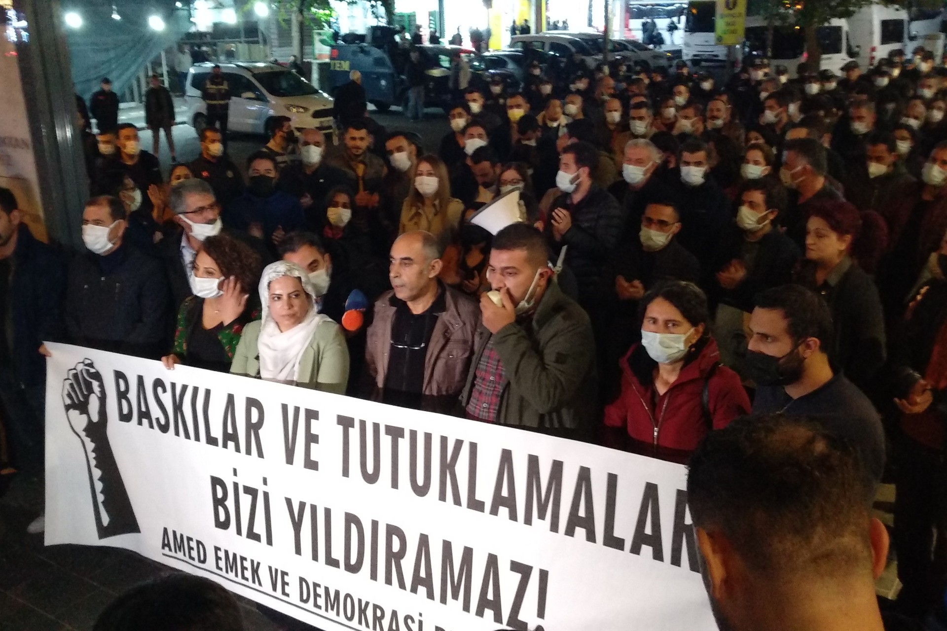 Diyarbakır'daki tutuklamalar protesto edildi: Bu adaletsizliği kabul etmiyoruz