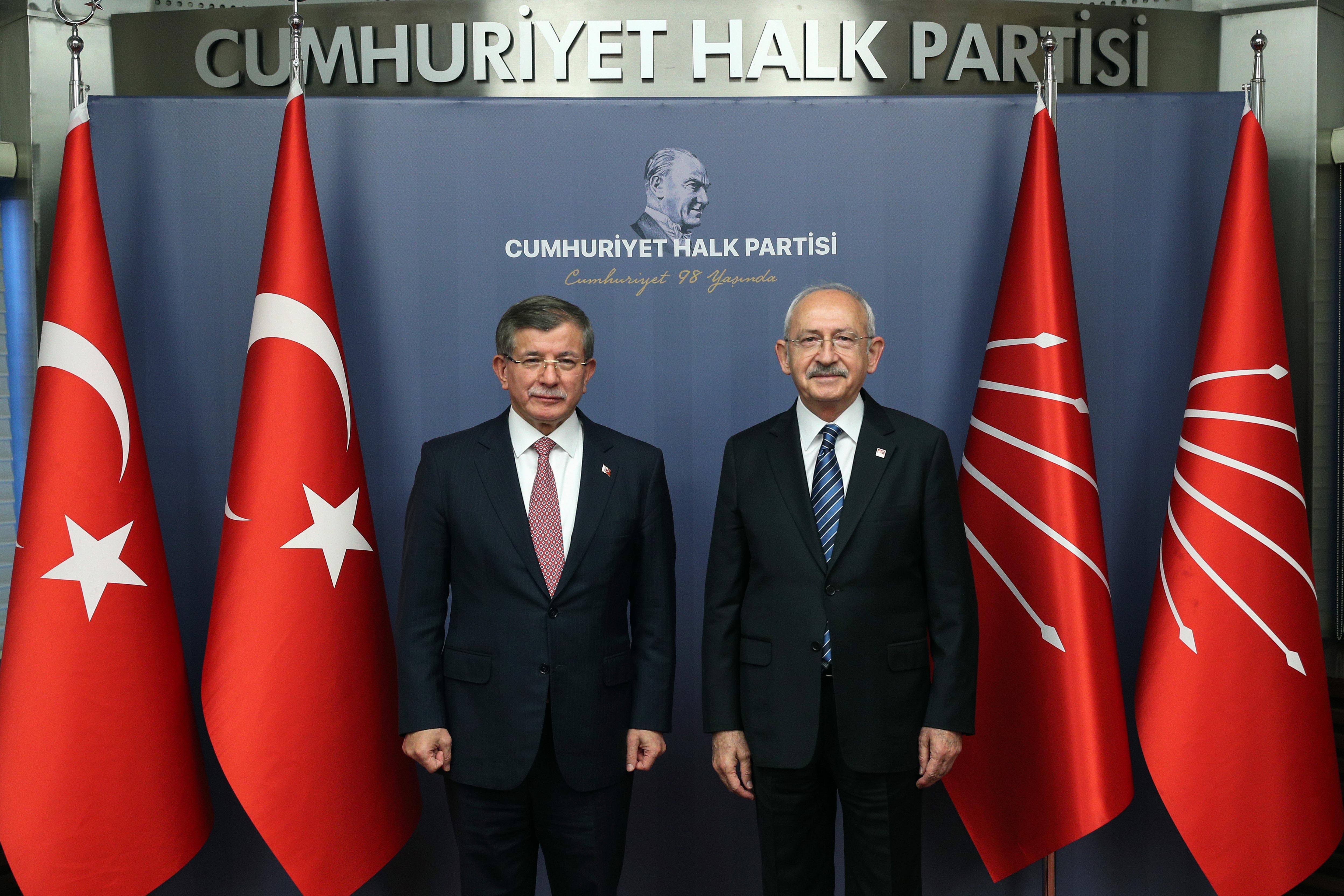 Kılıçdaroğlu ve Davutoğlu, ortak basın toplantısında erken seçim çağrısı yaptı