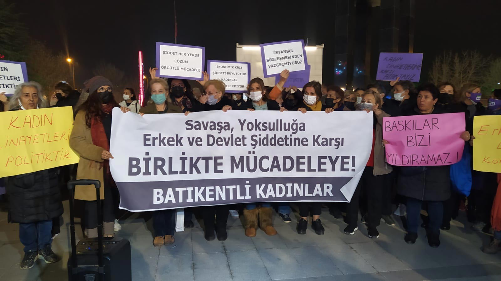 Batıkentte bir araya gelen kadınlar