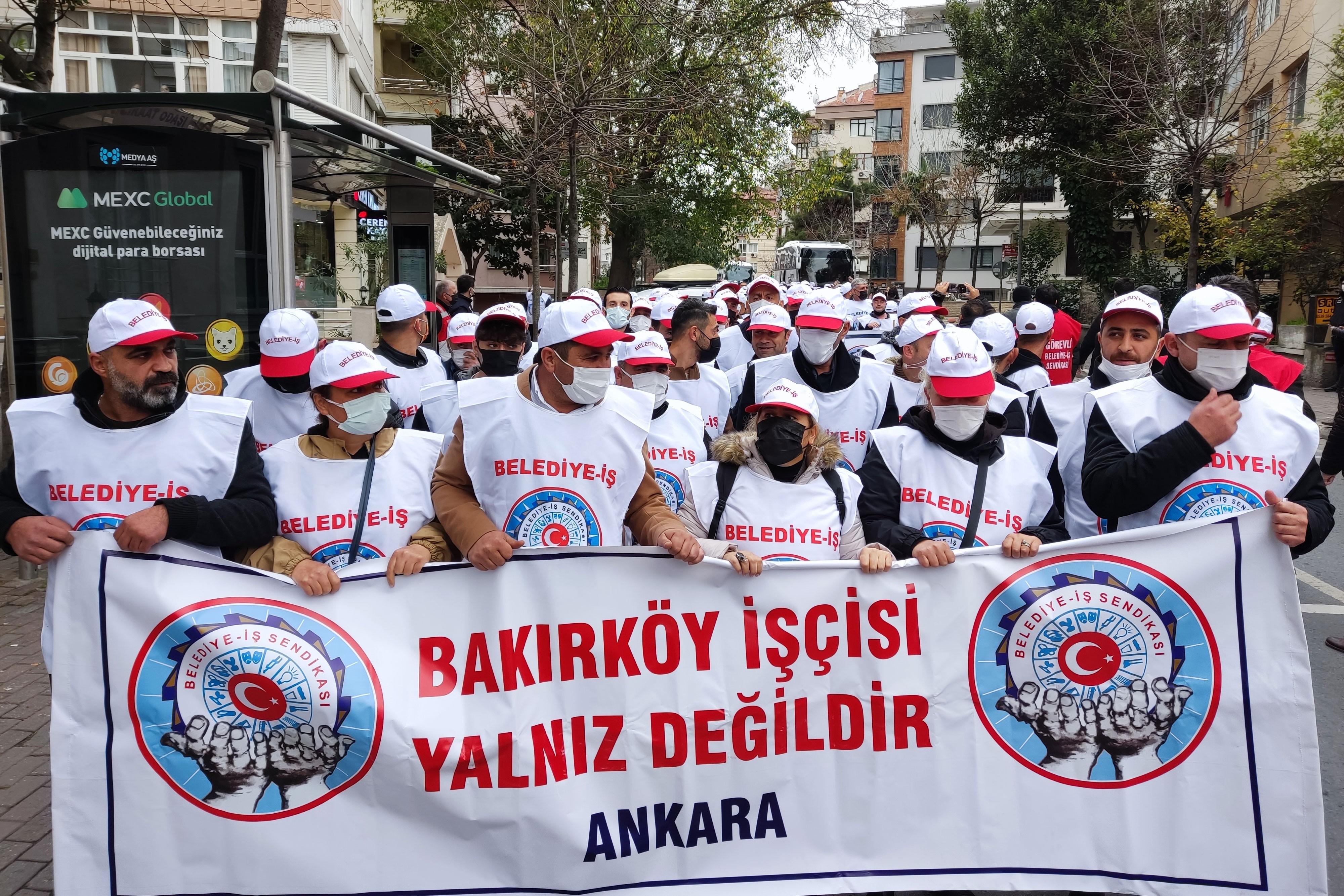 Grevdeki Bakırköy Belediyesi işçilerinin eyleminden bir fotoğraf.